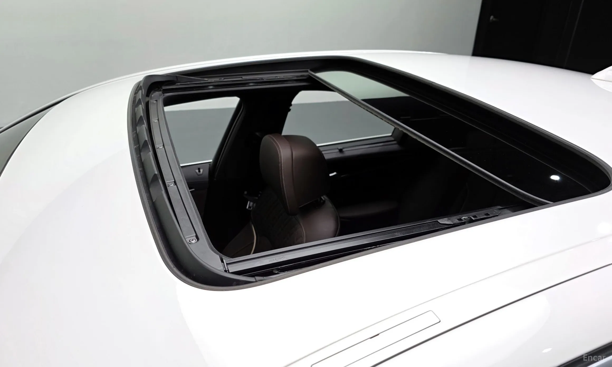 BMW 5 Series (G30) превью 18