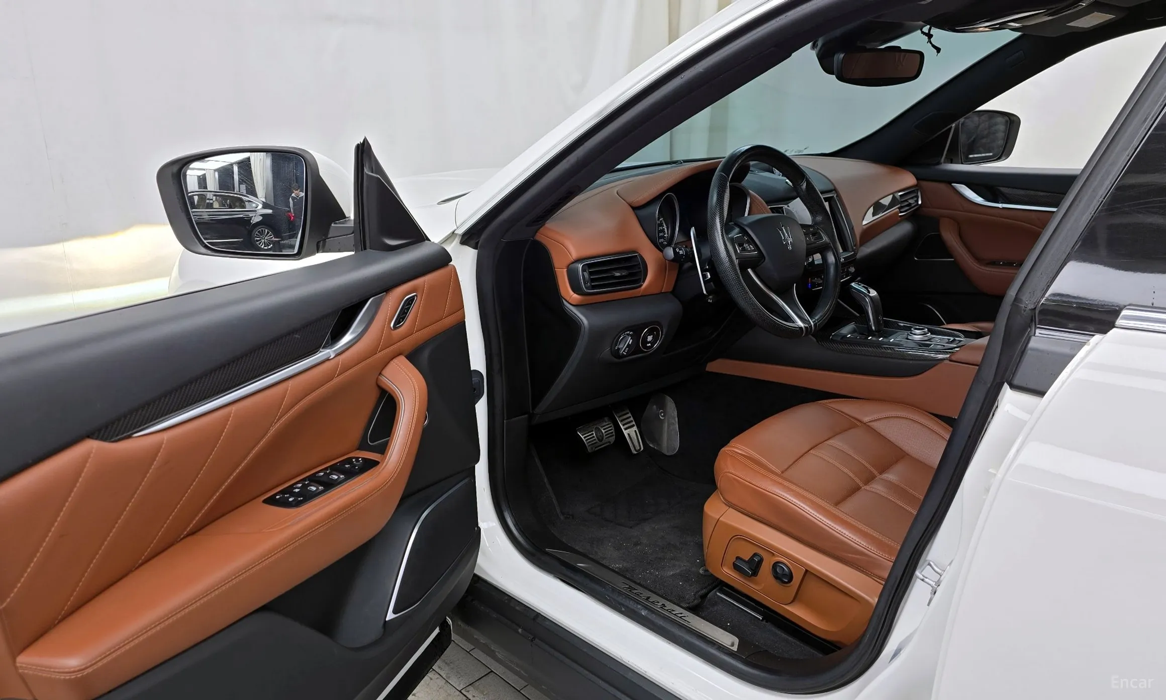 Maserati Levante превью 10