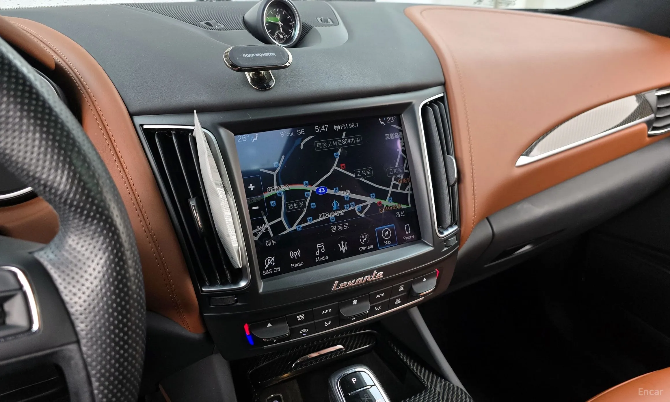 Maserati Levante превью 14