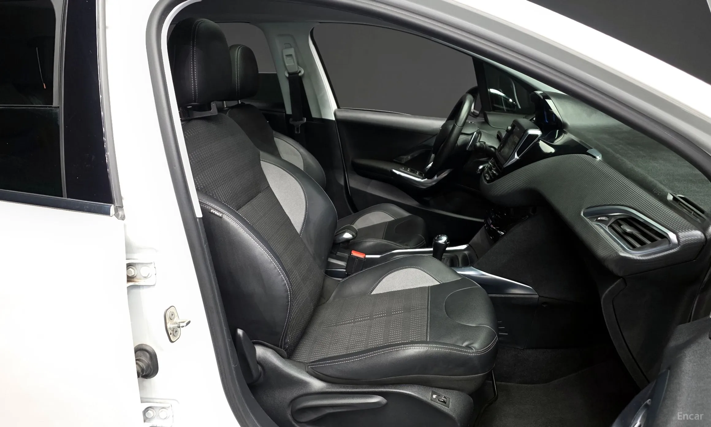 Peugeot 2008. превью 11