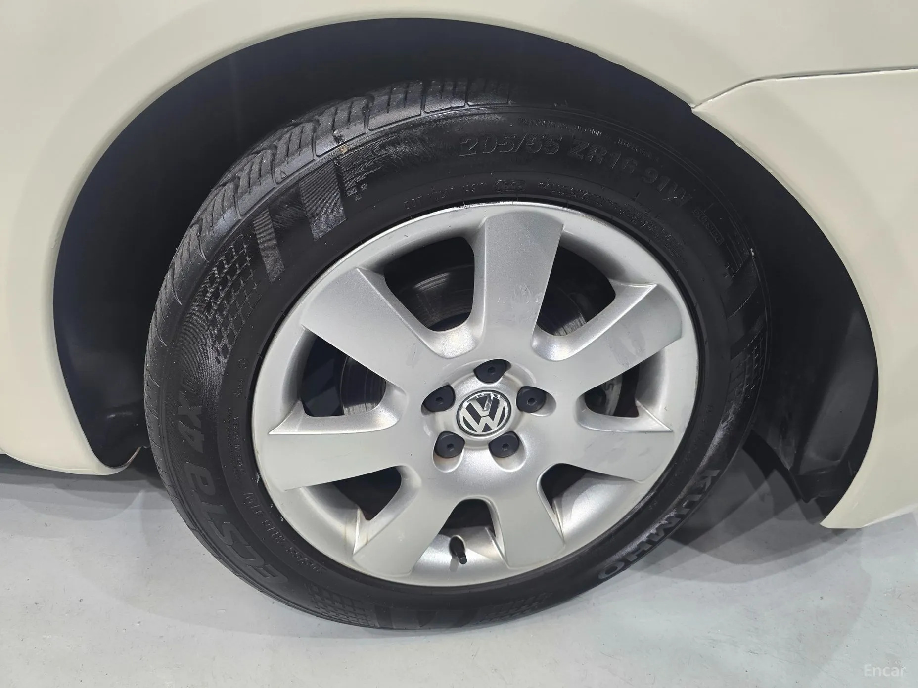Volkswagen New Beetle превью 13
