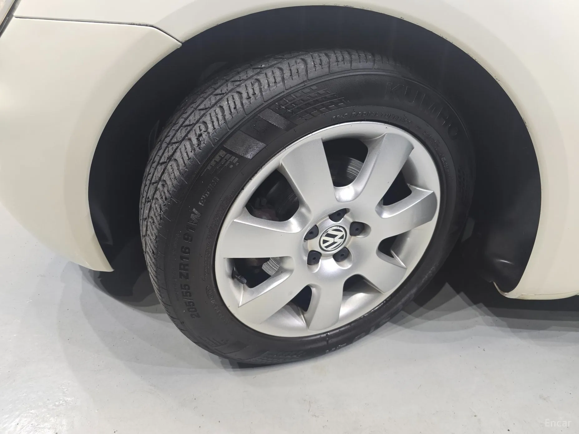 Volkswagen New Beetle превью 14