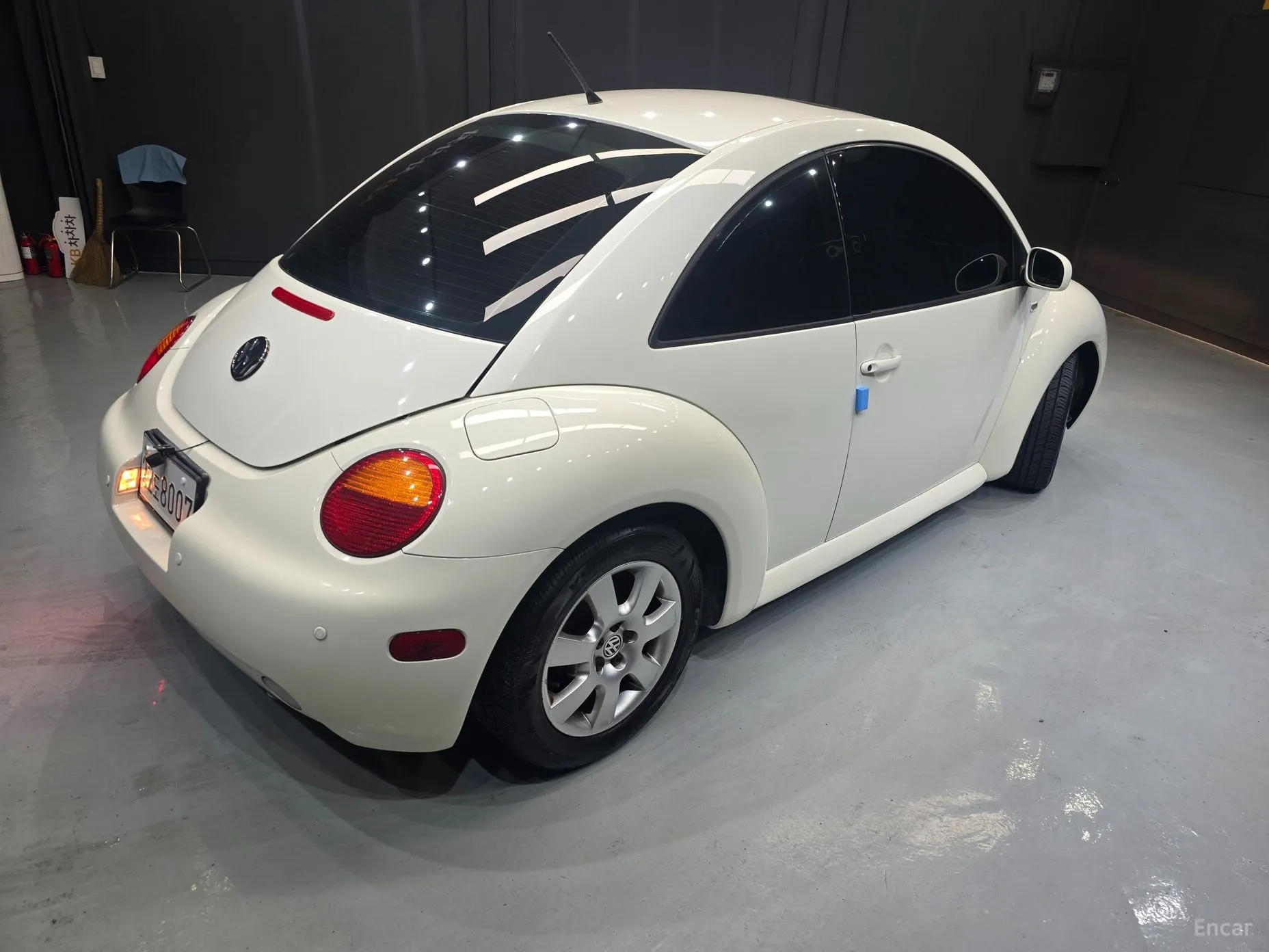 Volkswagen New Beetle превью 6