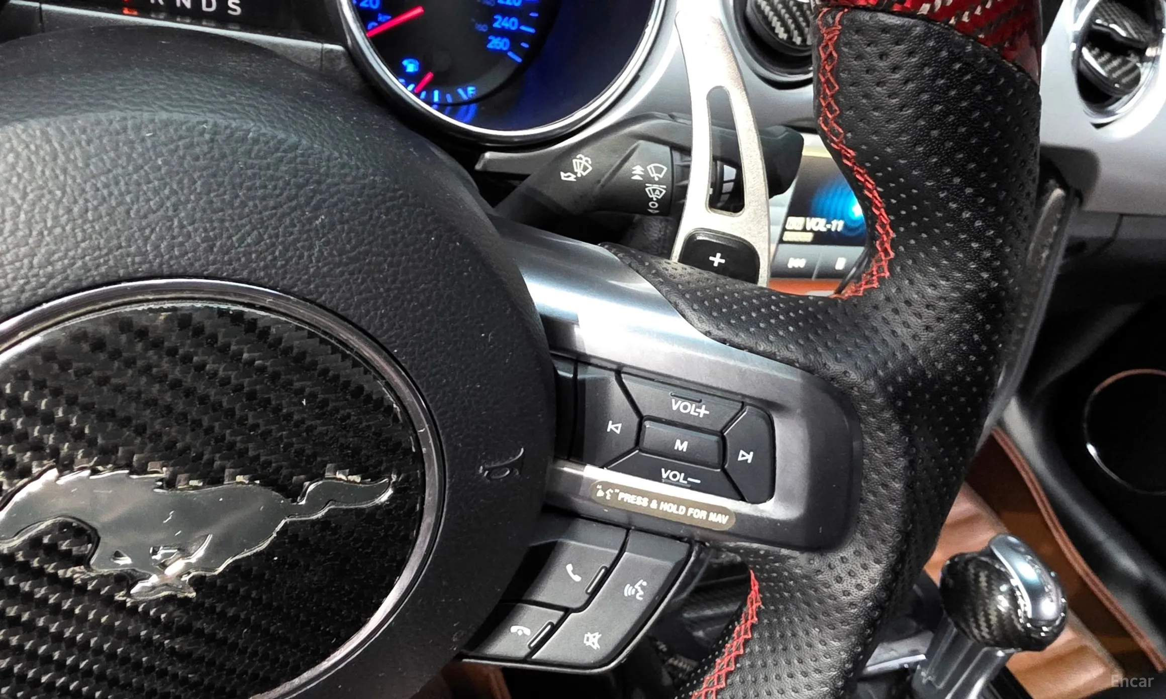 Ford Mustang превью 17