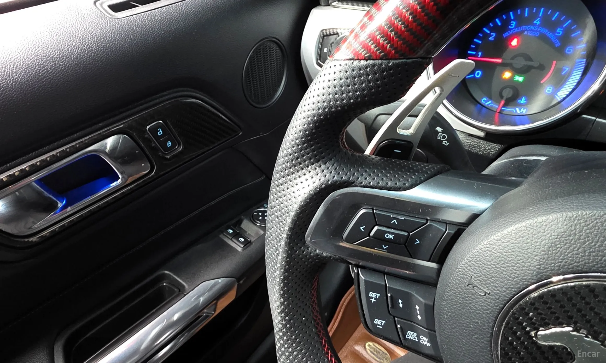 Ford Mustang превью 18