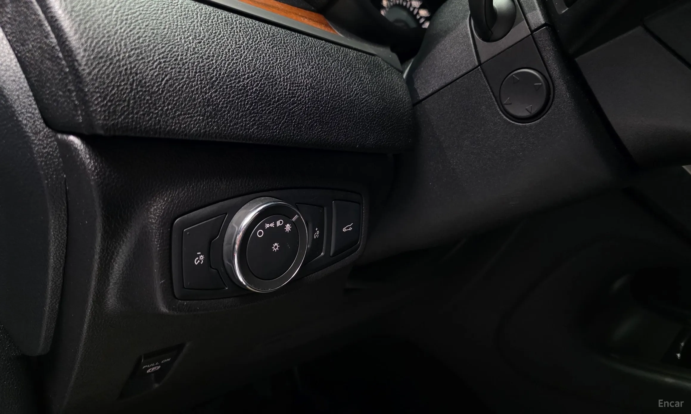 Lincoln MKC превью 17