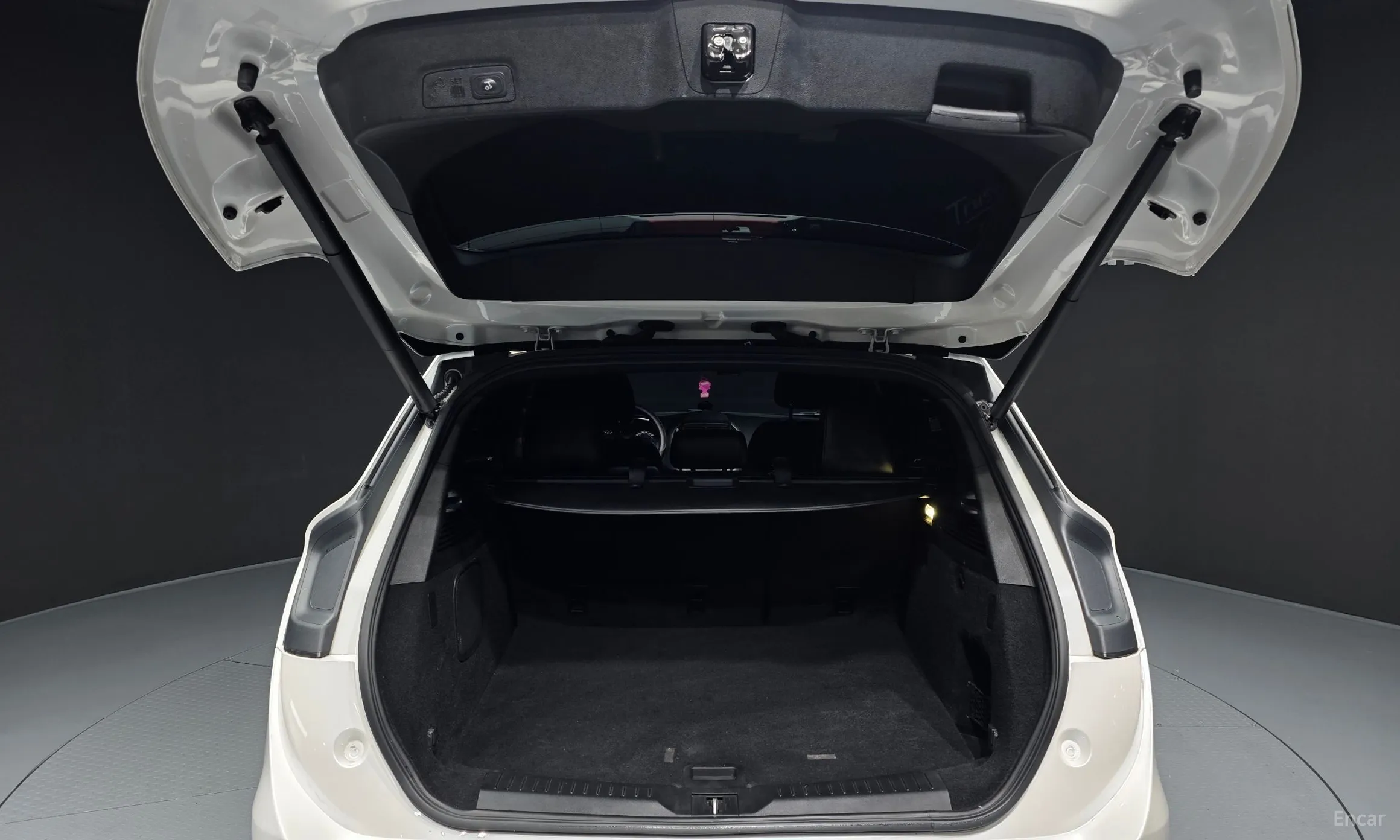 Lincoln MKC превью 20