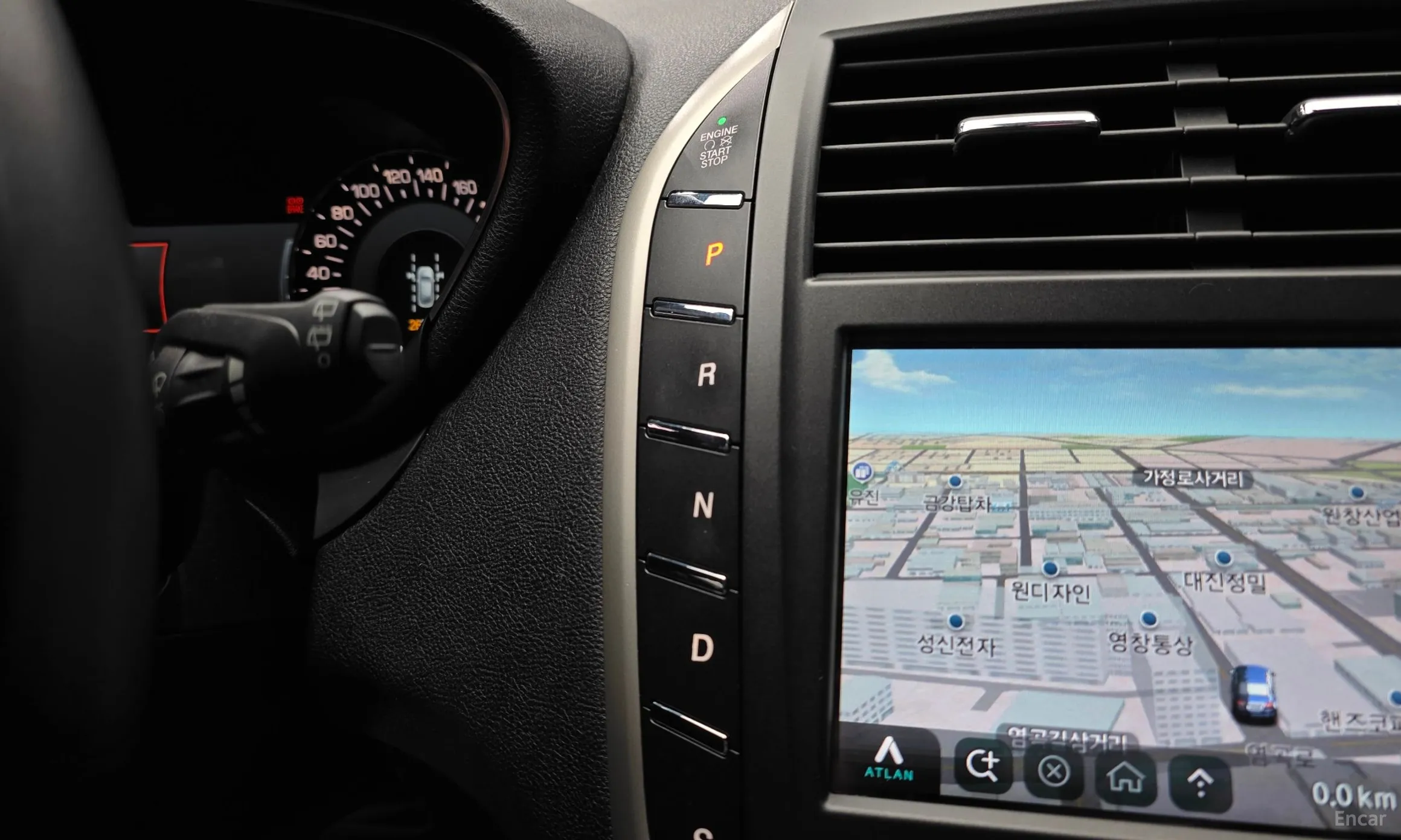 Lincoln MKC превью 9