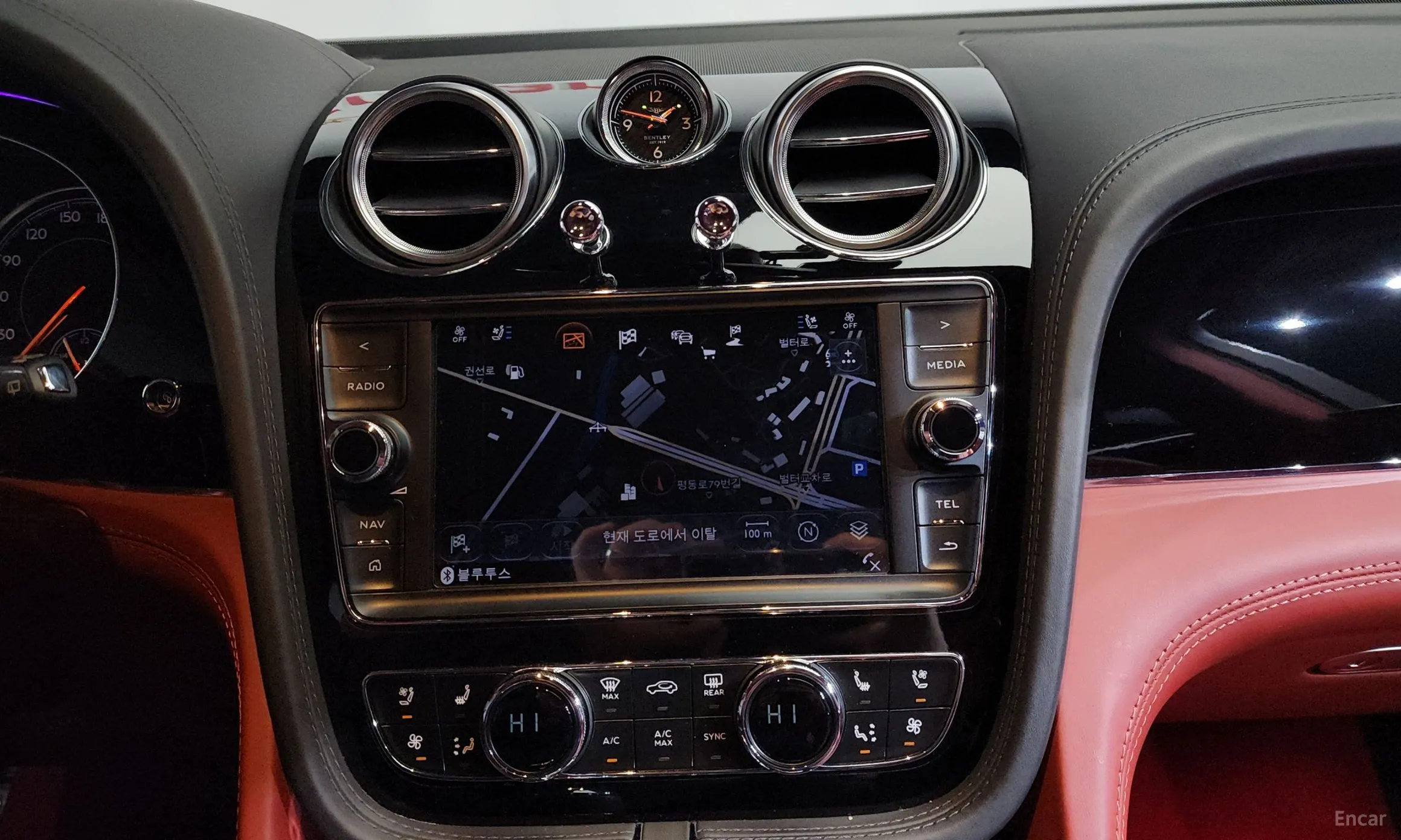 Bentley Bentayga превью 14