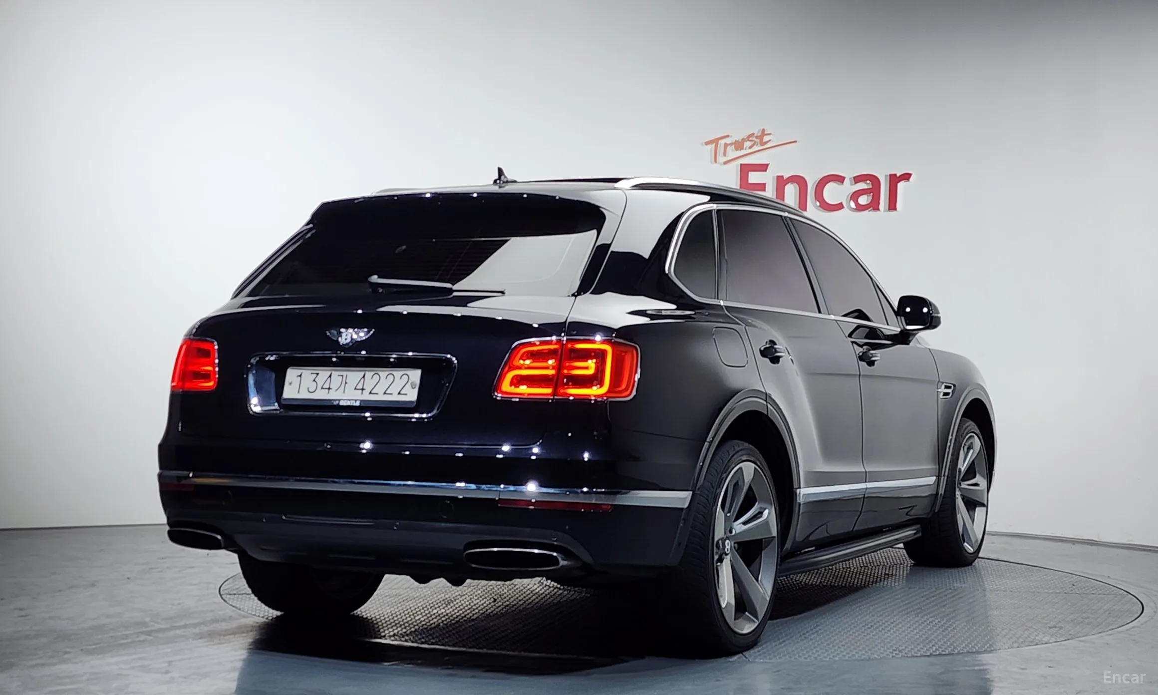 Bentley Bentayga превью 2