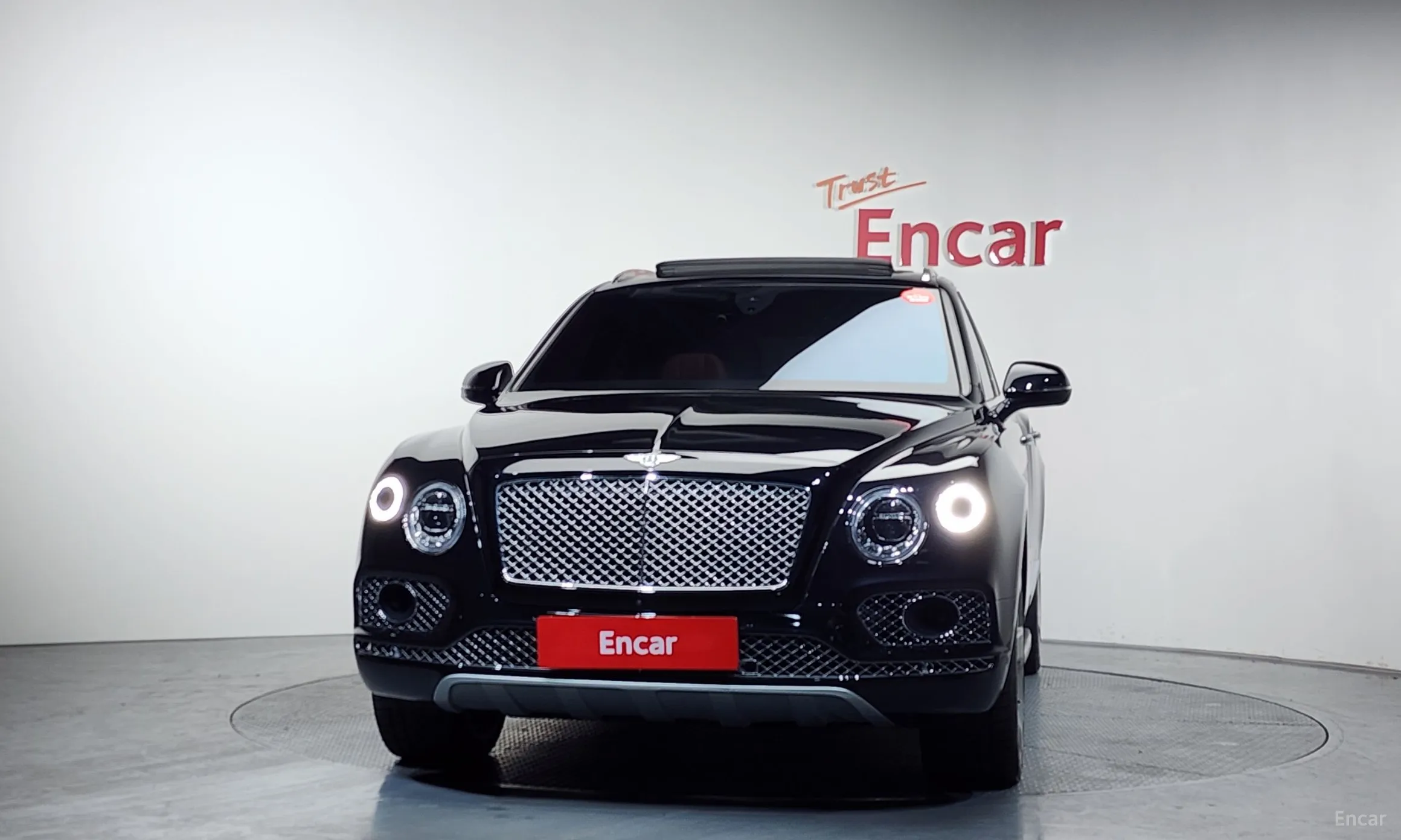Bentley Bentayga превью 3