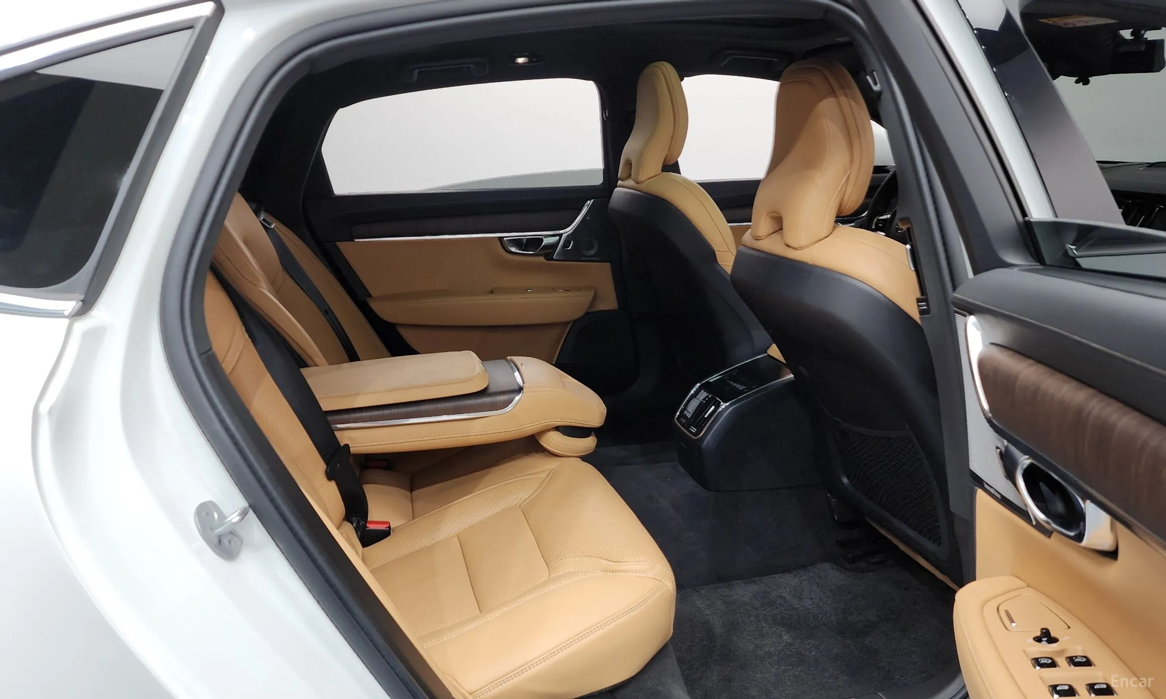 Volvo S90 превью 12