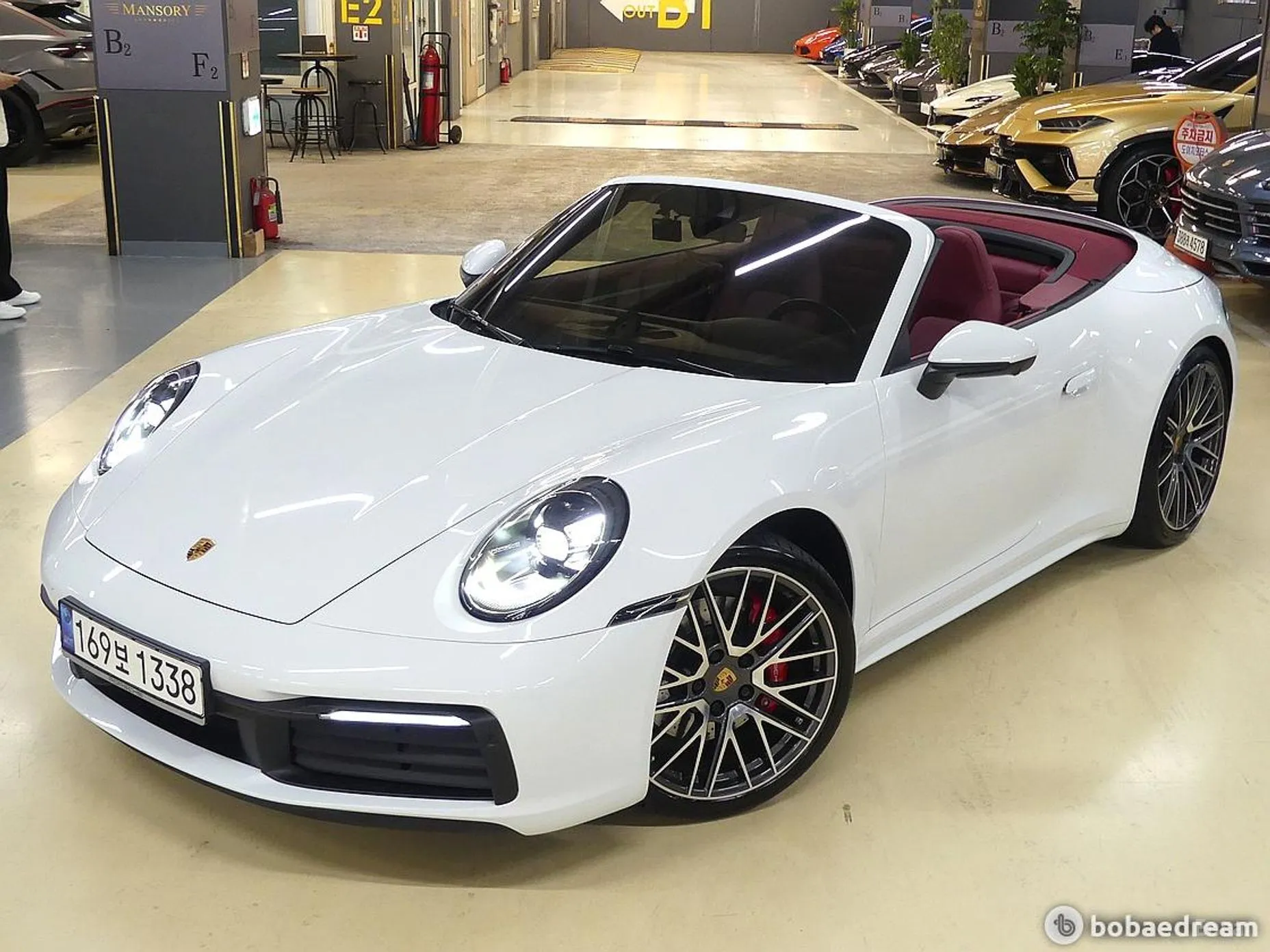 Porsche 911 (992) превью 20