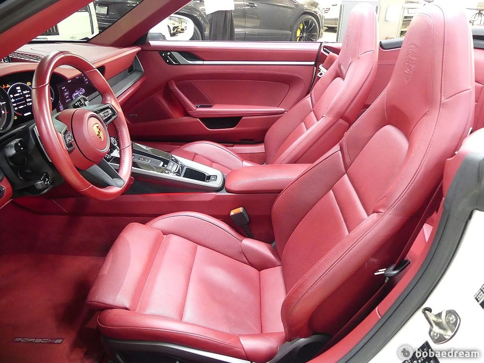 Porsche 911 (992) превью 8