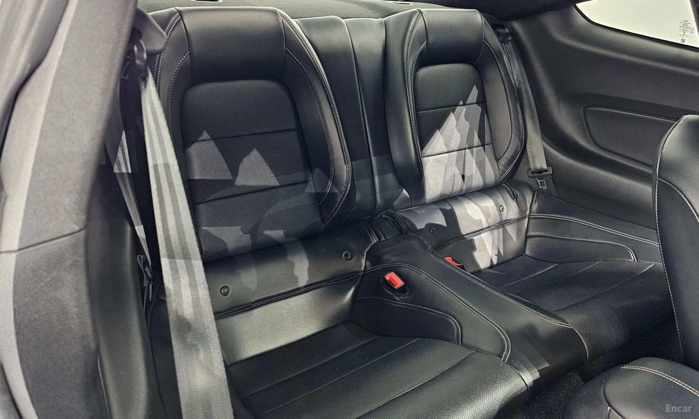 Ford Mustang превью 12