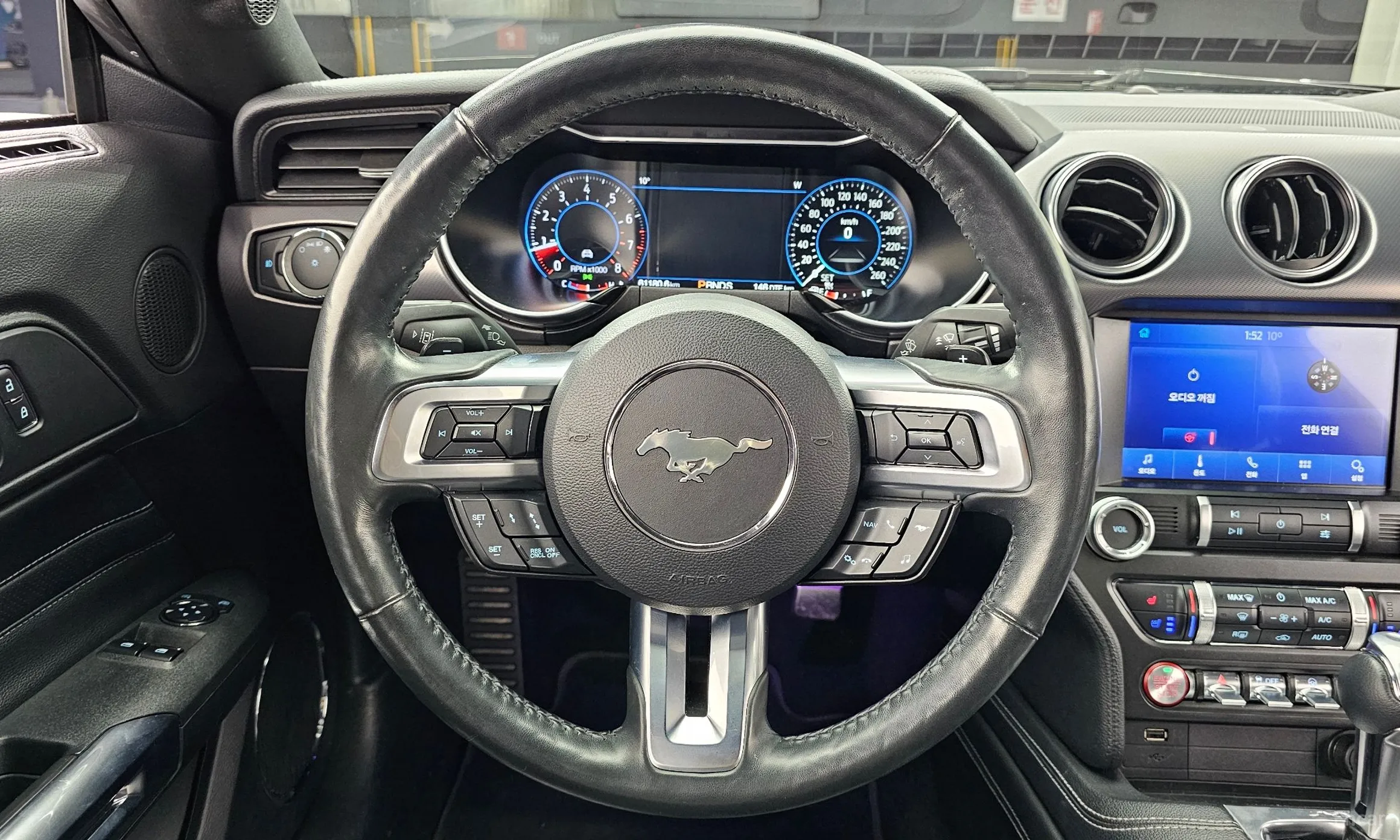 Ford Mustang превью 13