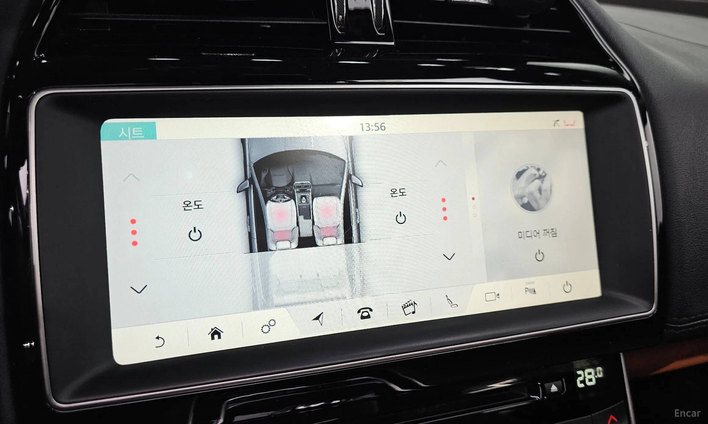 Jaguar XE превью 16