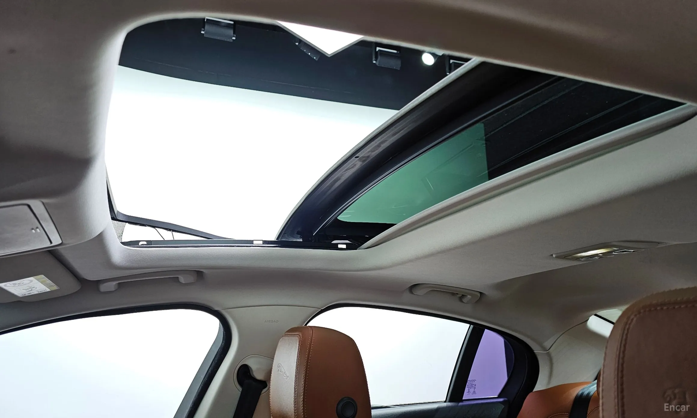 Jaguar XE превью 19
