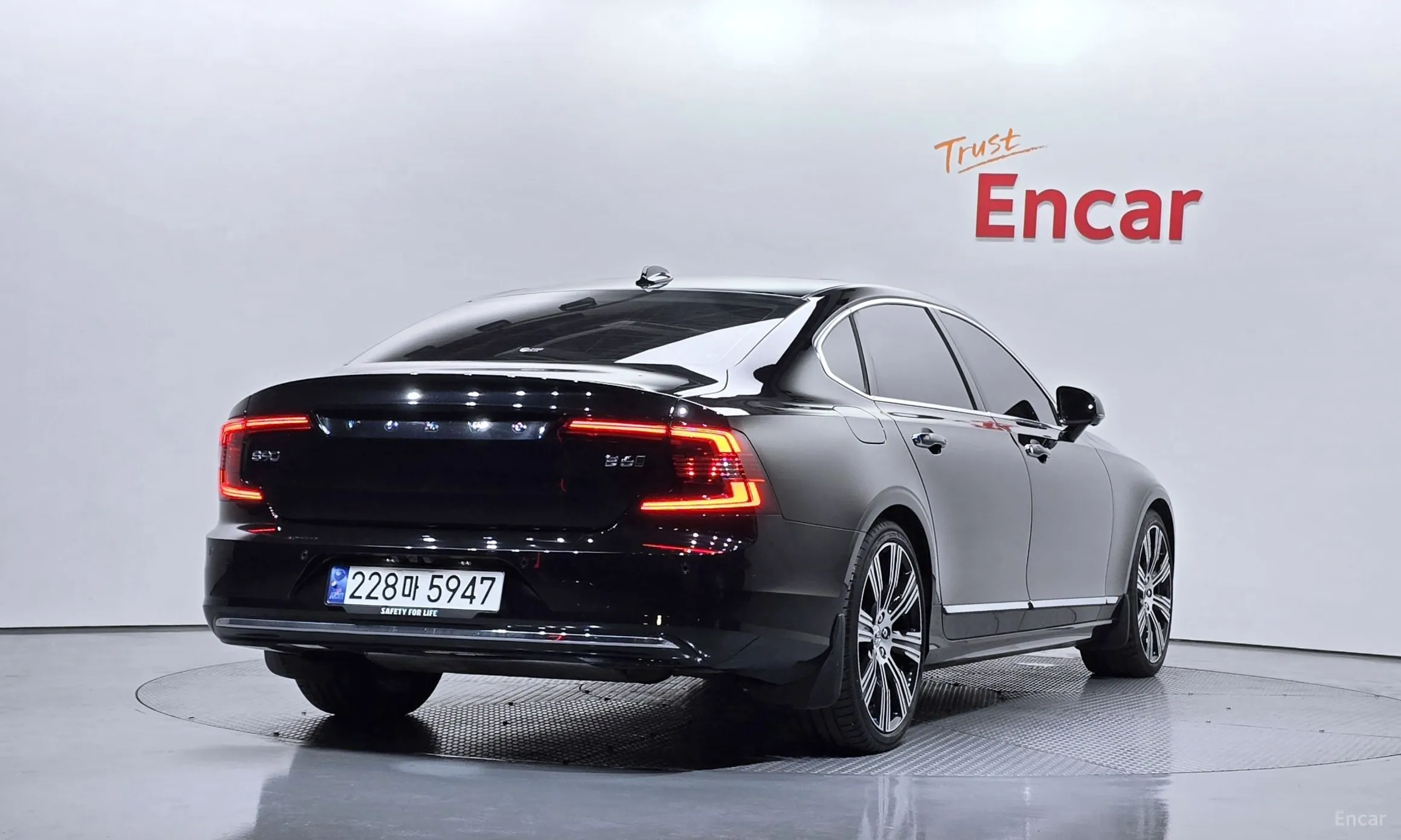 Volvo S90 превью 2