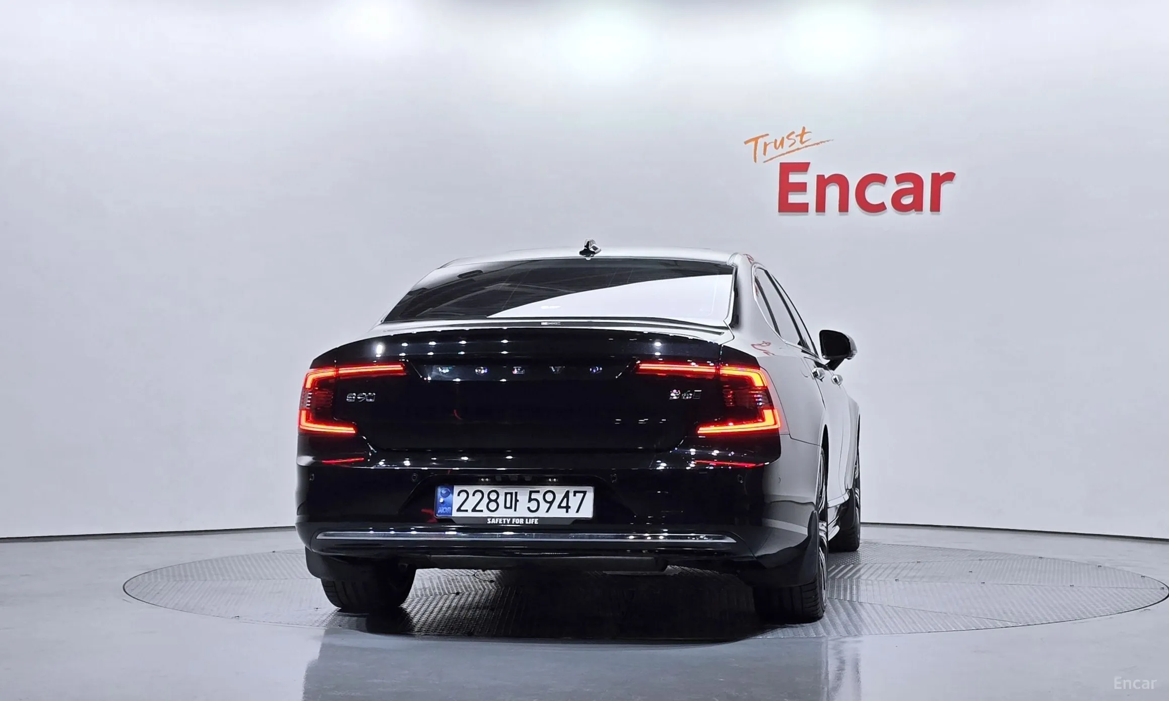 Volvo S90 превью 4