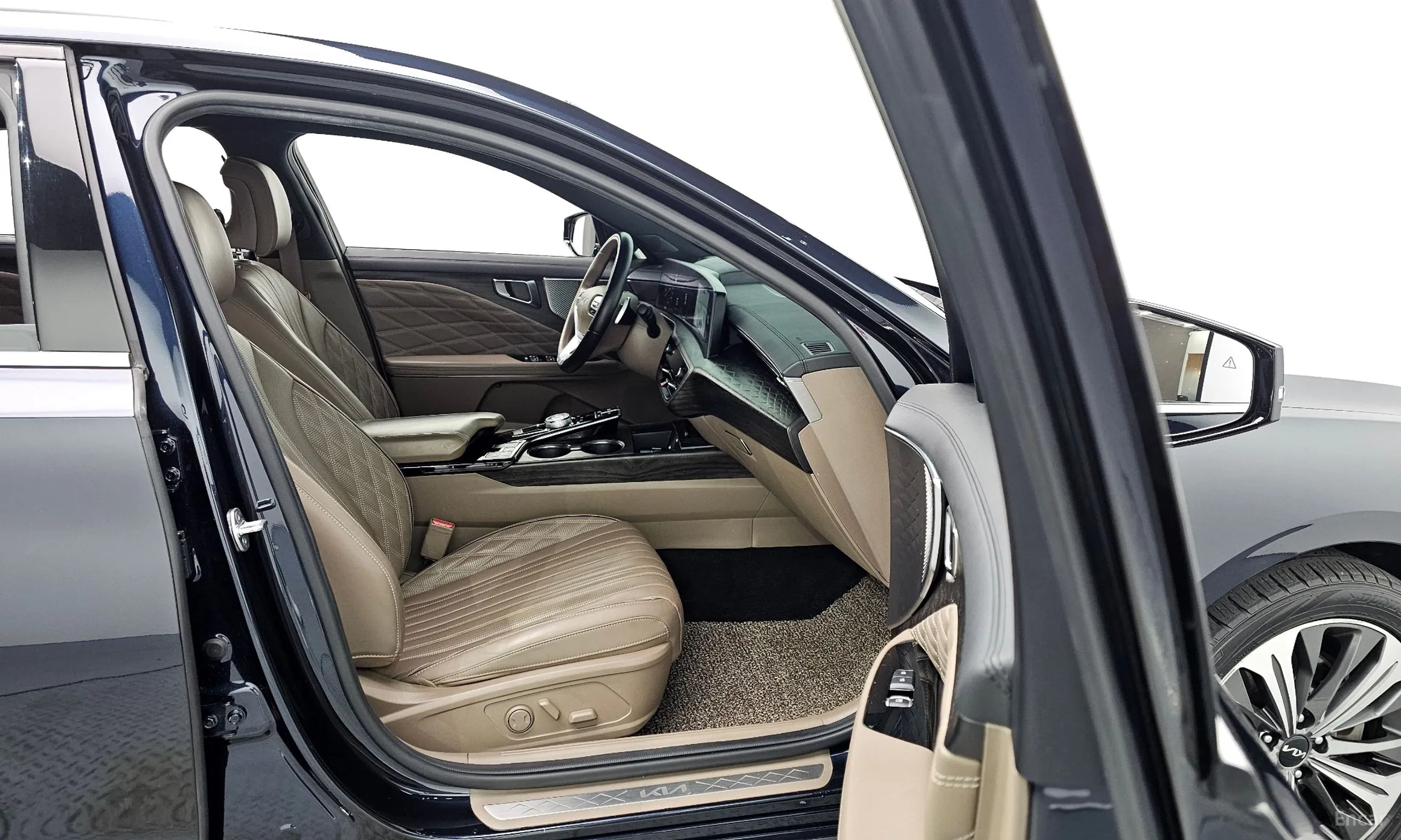 Kia K8 превью 11
