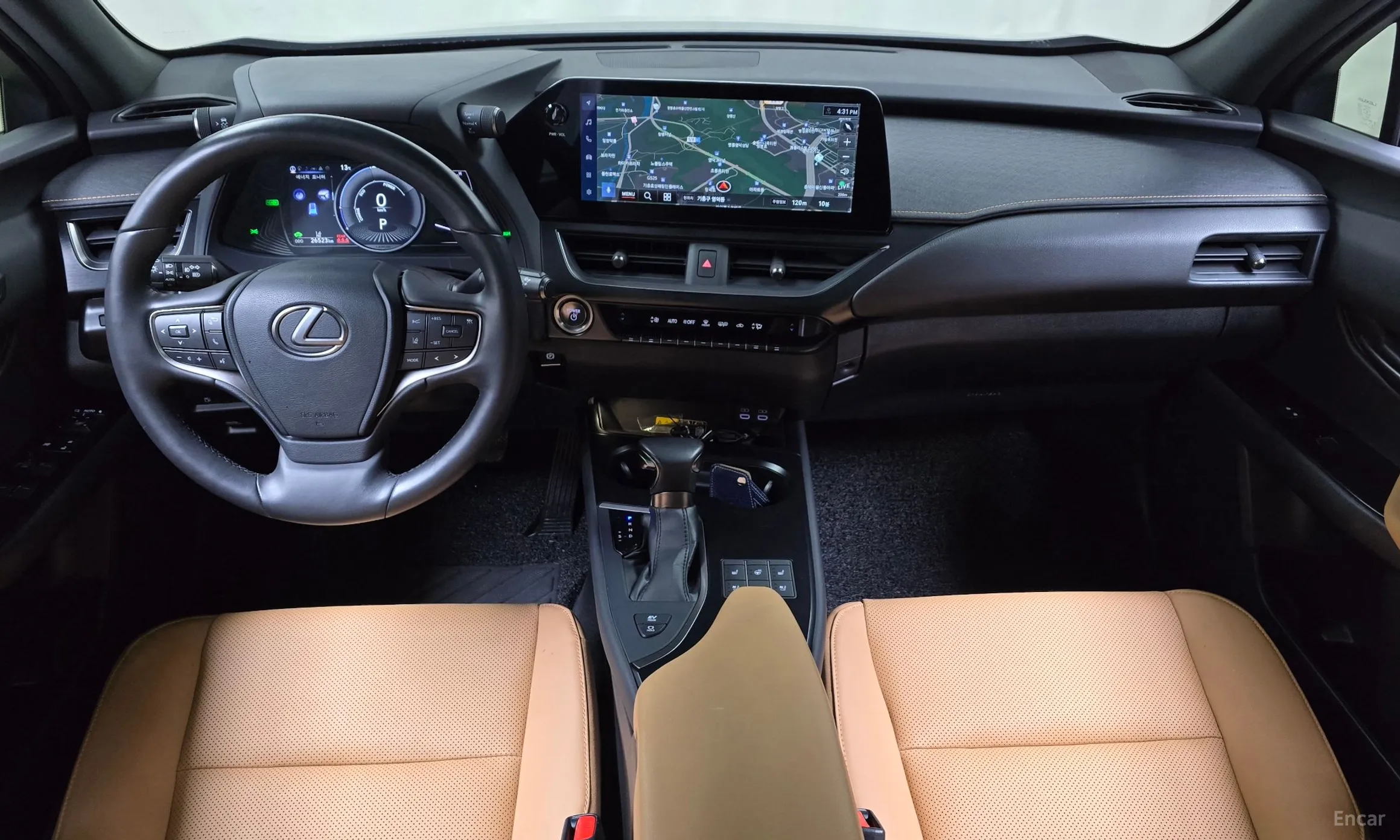 Lexus UX250h превью 7