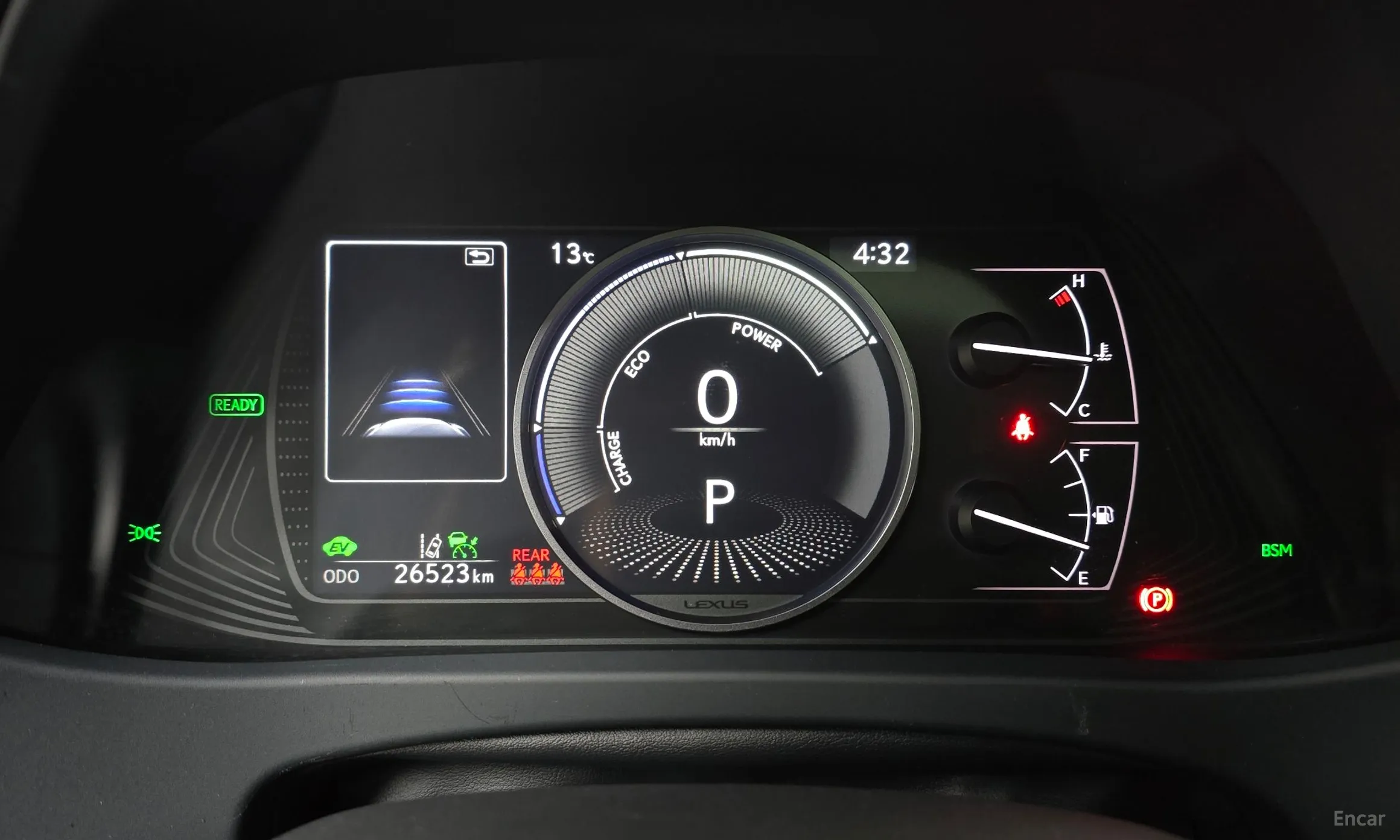 Lexus UX250h превью 8