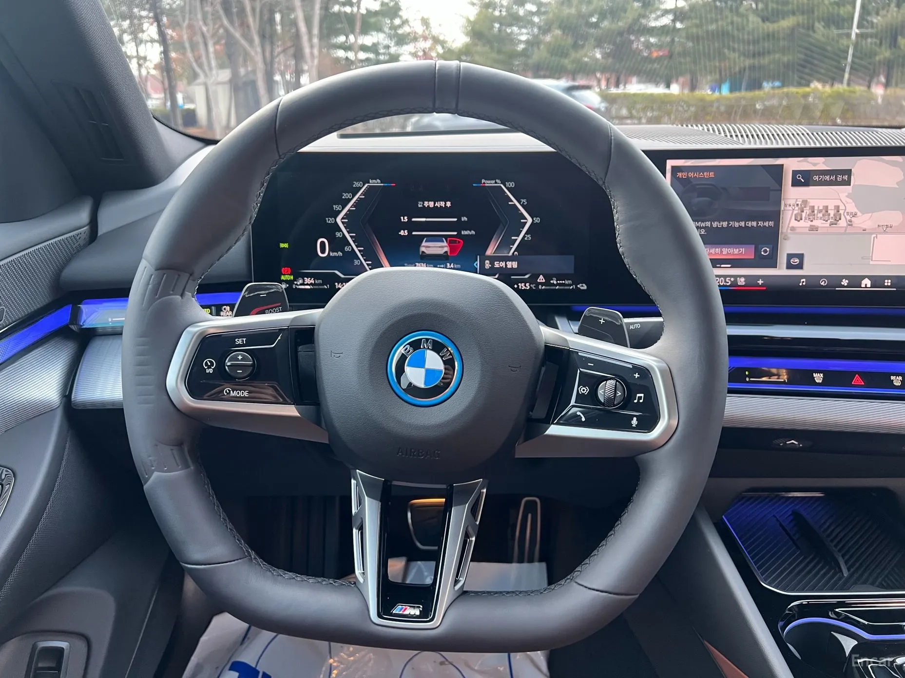 BMW 5 Series (G60) превью 13