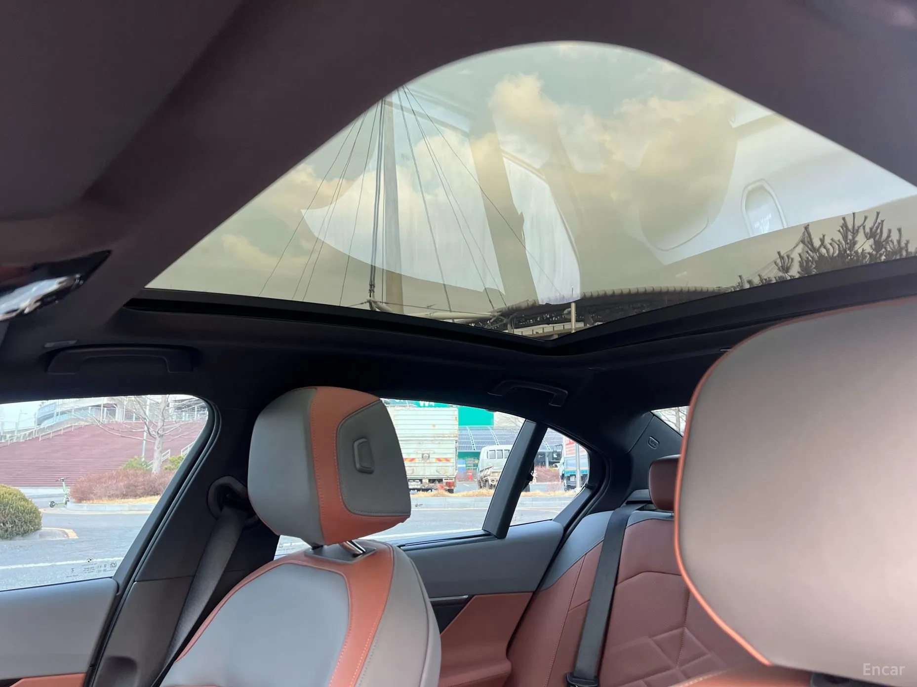 BMW 5 Series (G60) превью 17