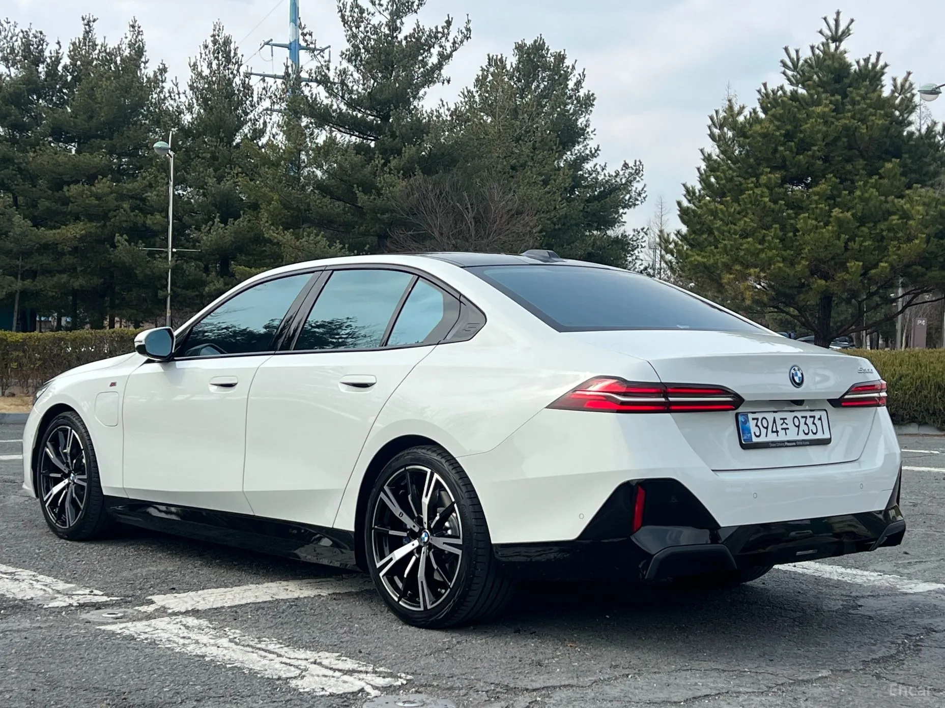 BMW 5 Series (G60) превью 5