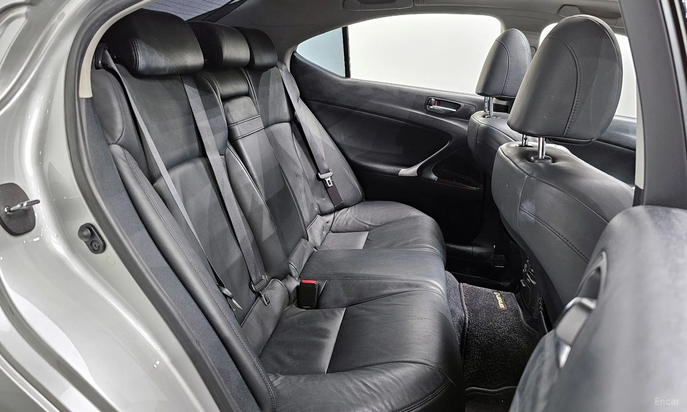 Lexus IS250 превью 12