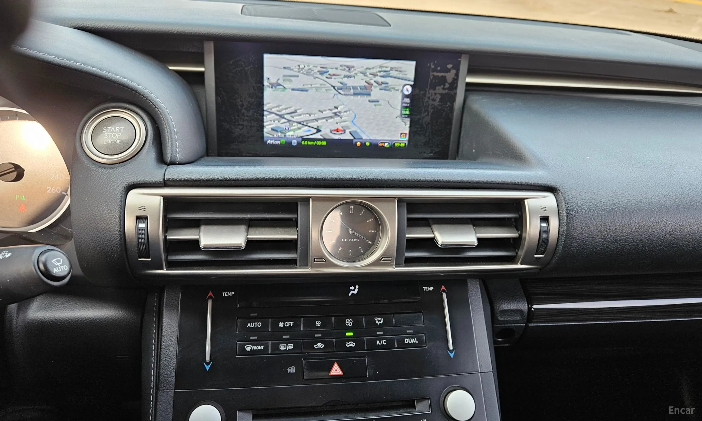 Lexus New IS250 превью 14