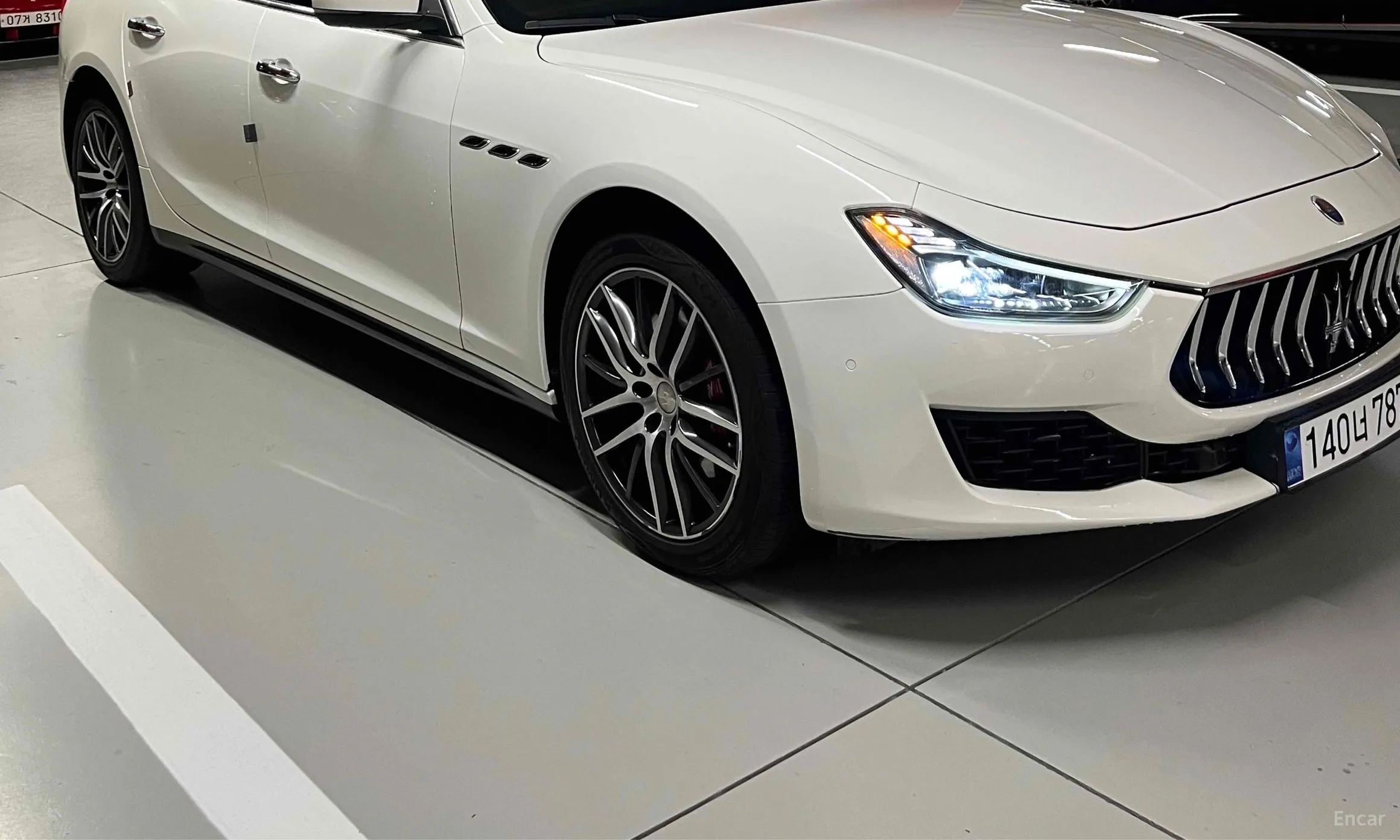 Maserati Ghibli превью 5