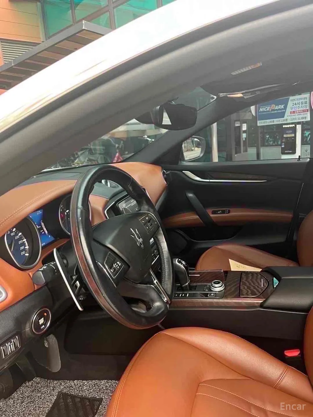 Maserati Ghibli превью 6