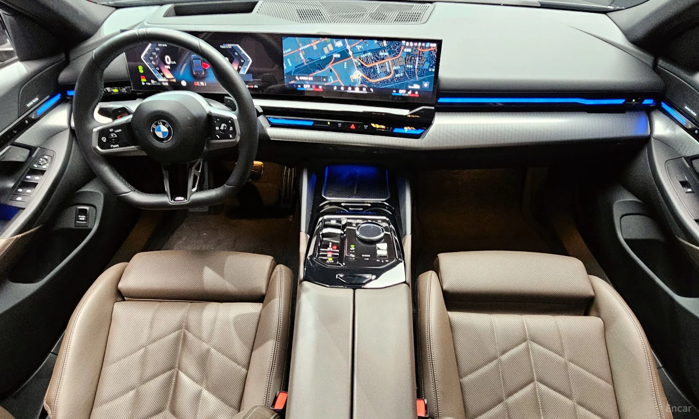 BMW 5 Series (G60) превью 7