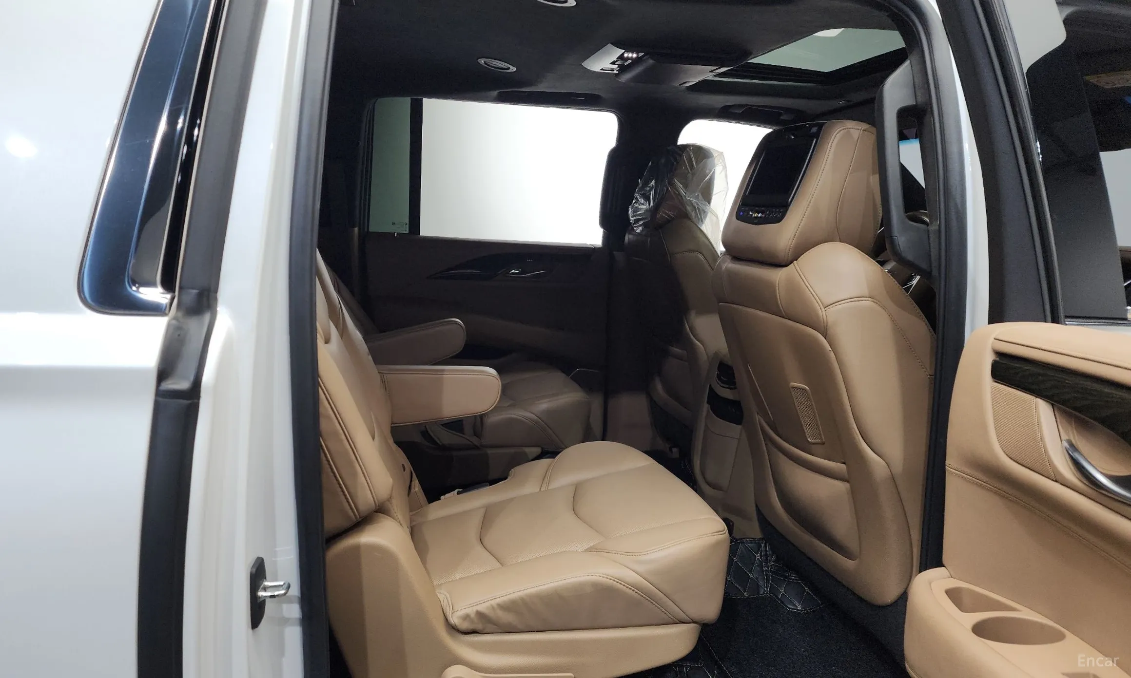 Cadillac Escalade превью 12