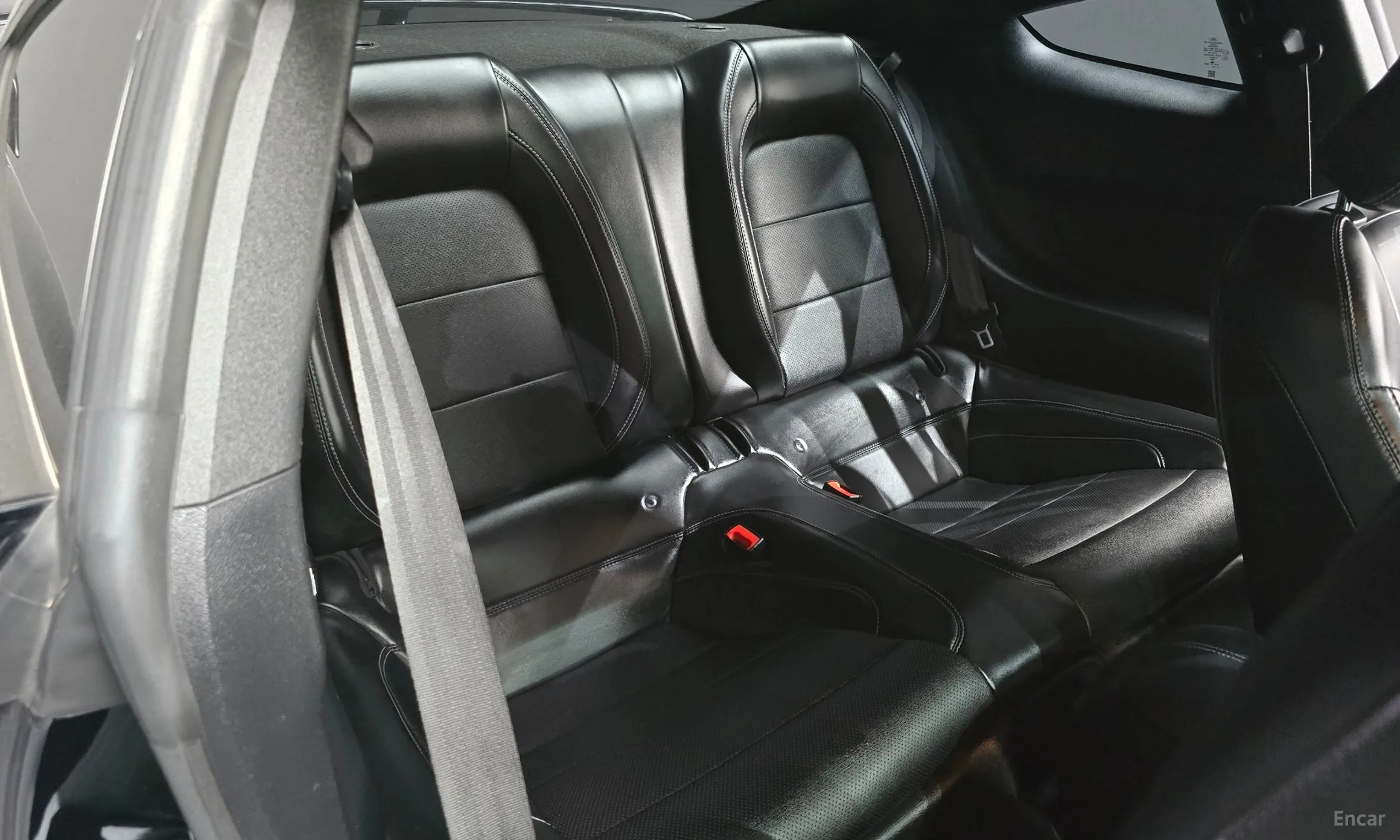 Ford Mustang превью 12