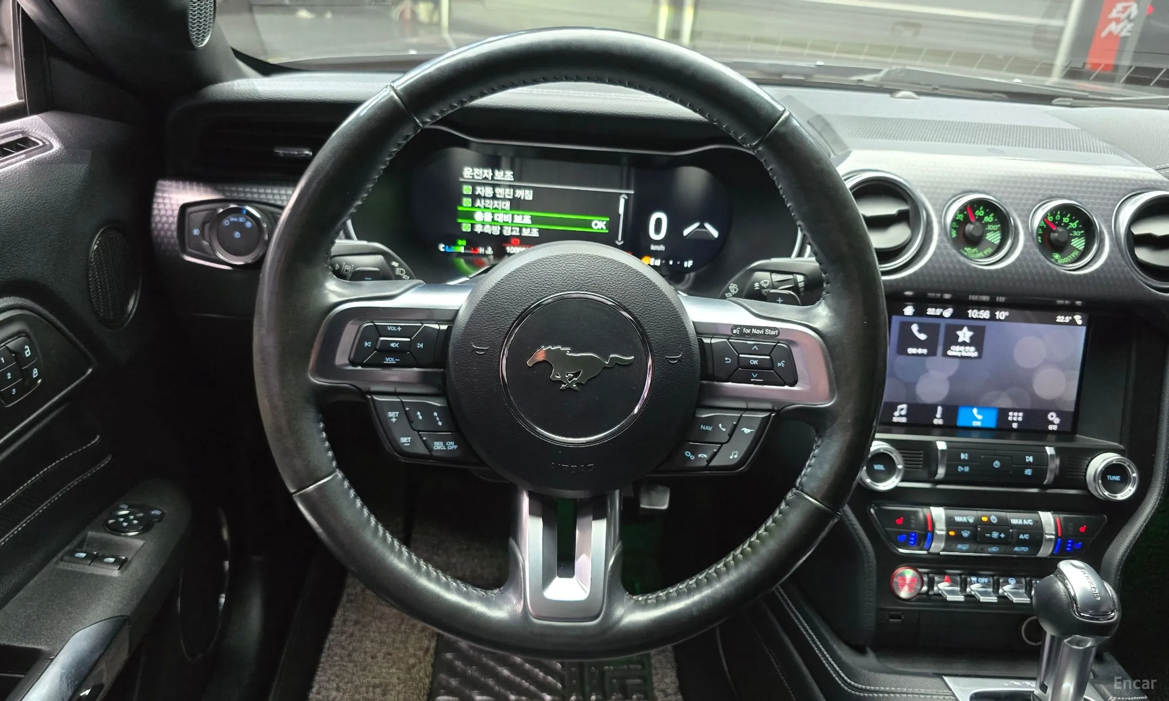 Ford Mustang превью 13