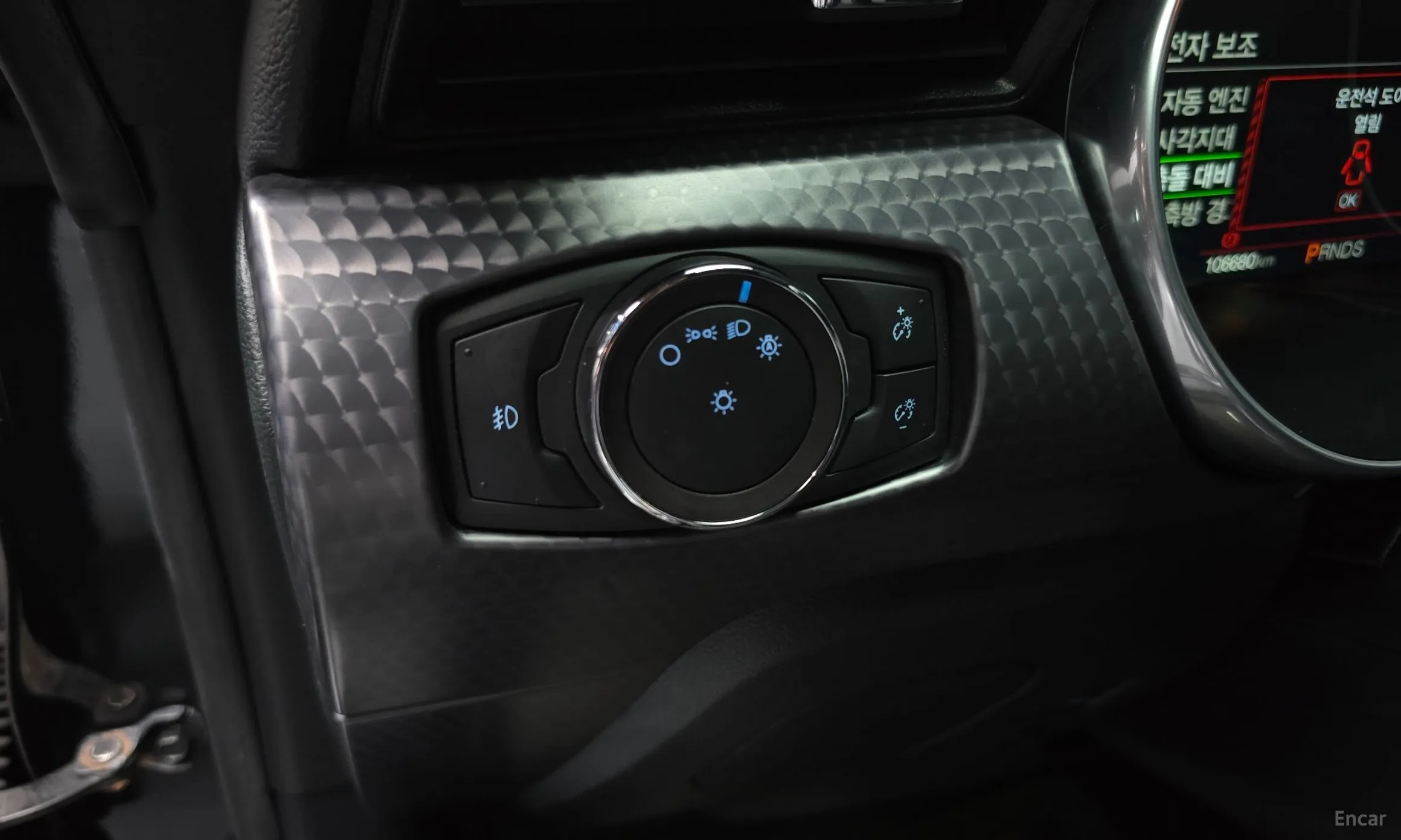 Ford Mustang превью 19