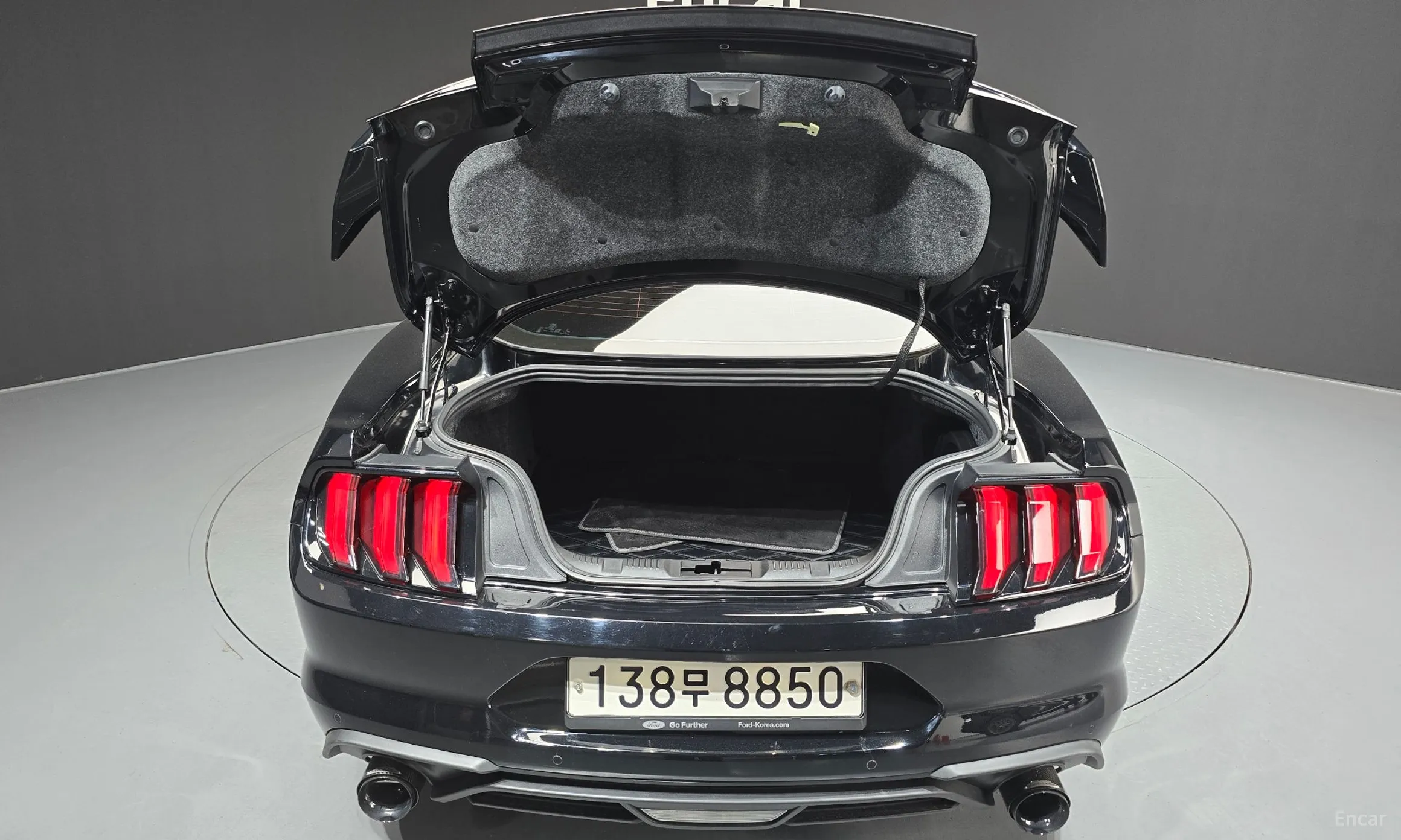 Ford Mustang превью 20