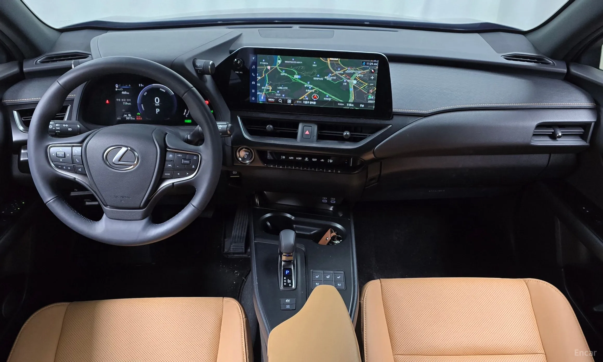 Lexus UX300h превью 7