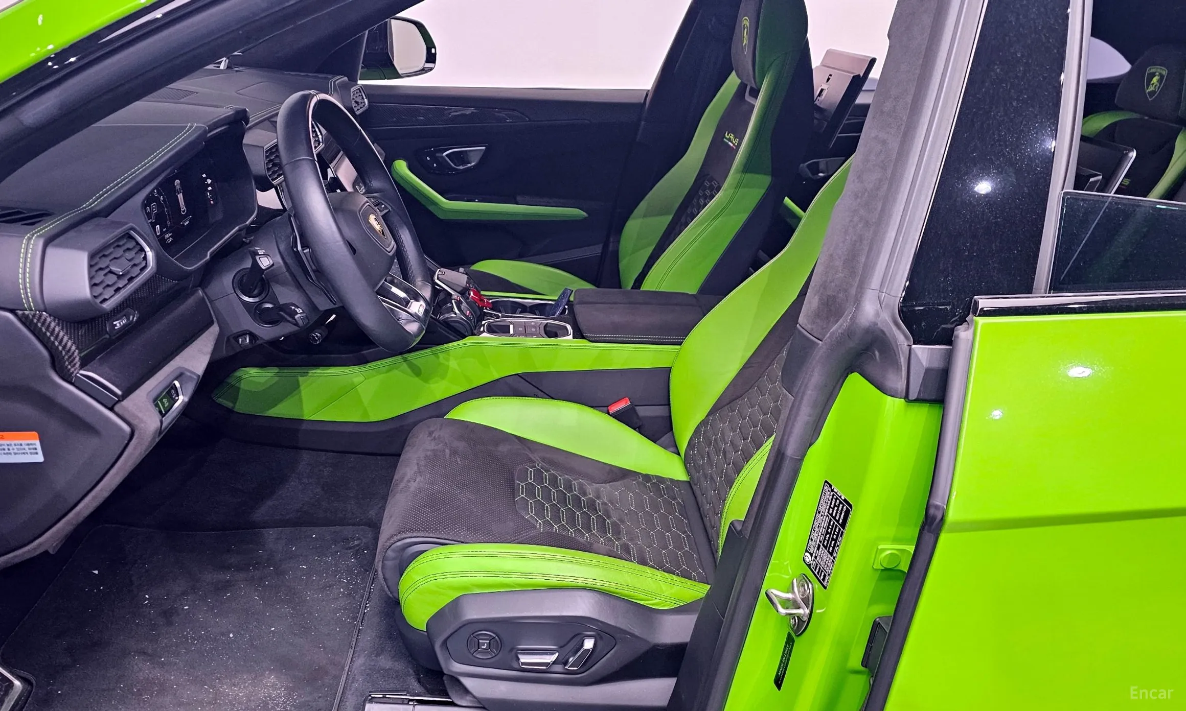 Lamborghini Urus превью 10