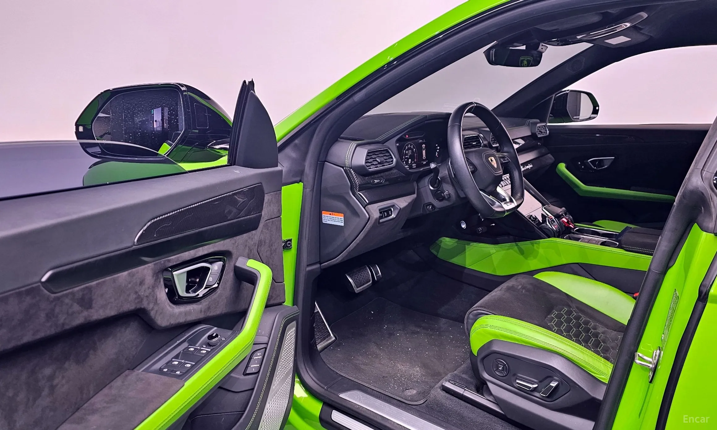 Lamborghini Urus превью 11