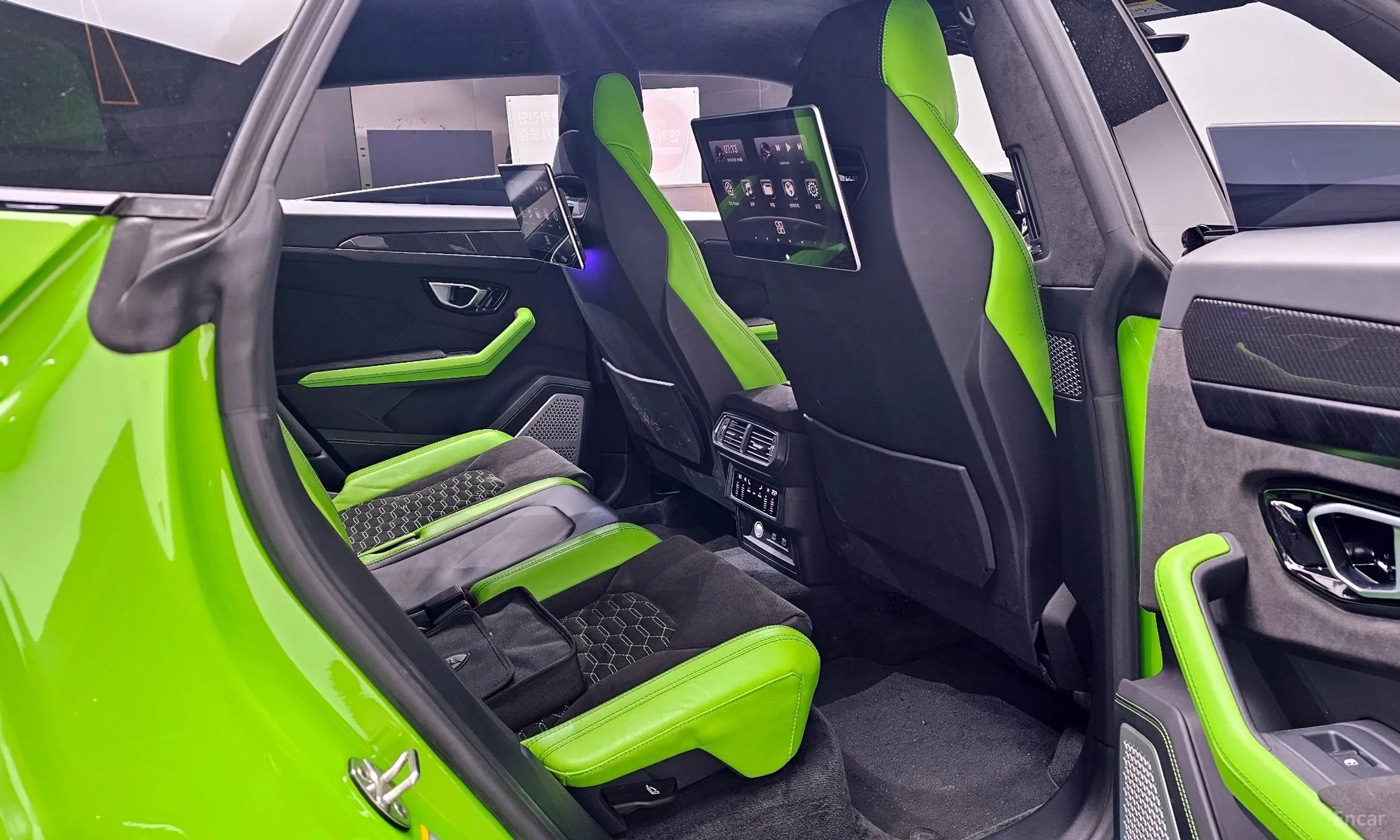 Lamborghini Urus превью 12