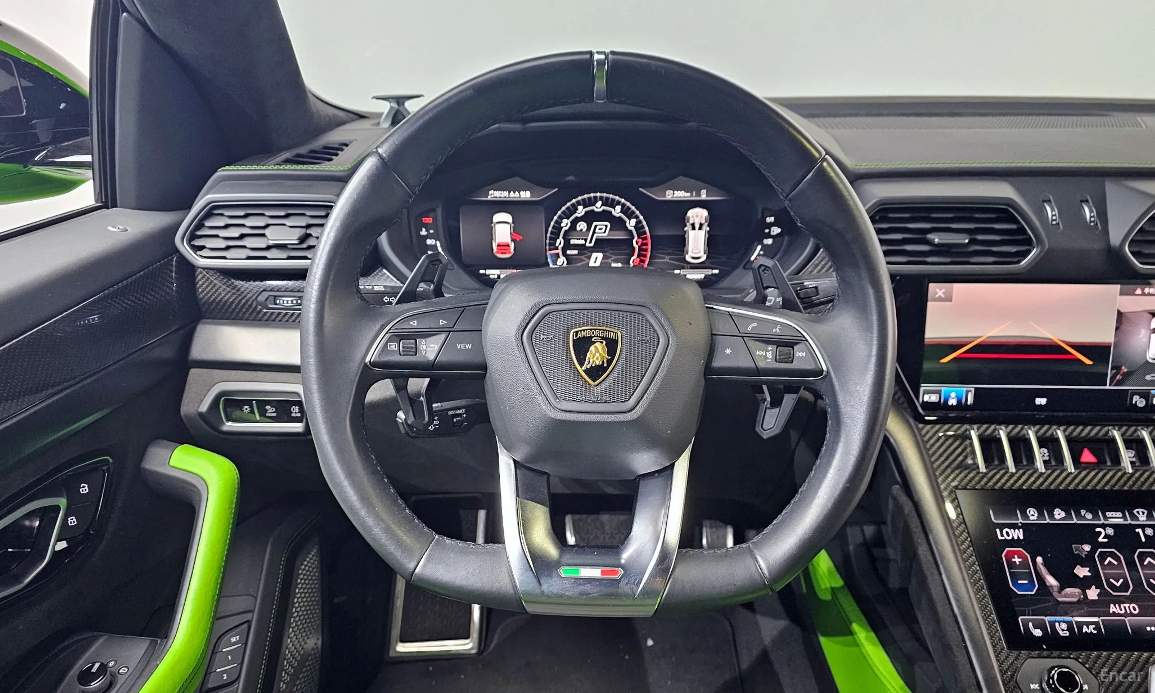 Lamborghini Urus превью 13