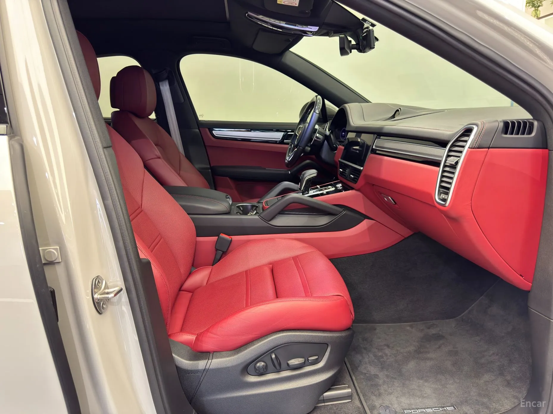 Porsche Cayenne (PO536) превью 10