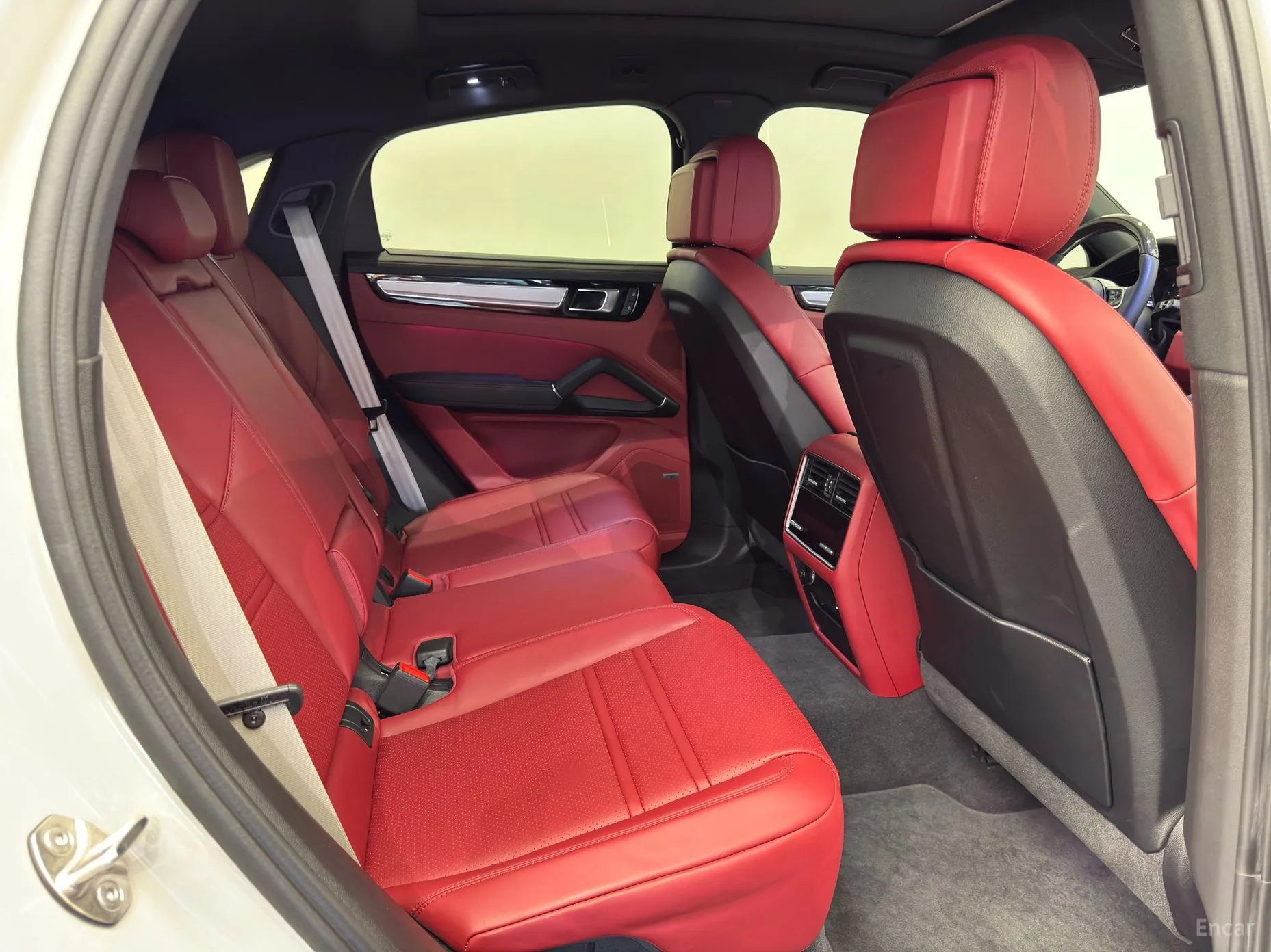 Porsche Cayenne (PO536) превью 11