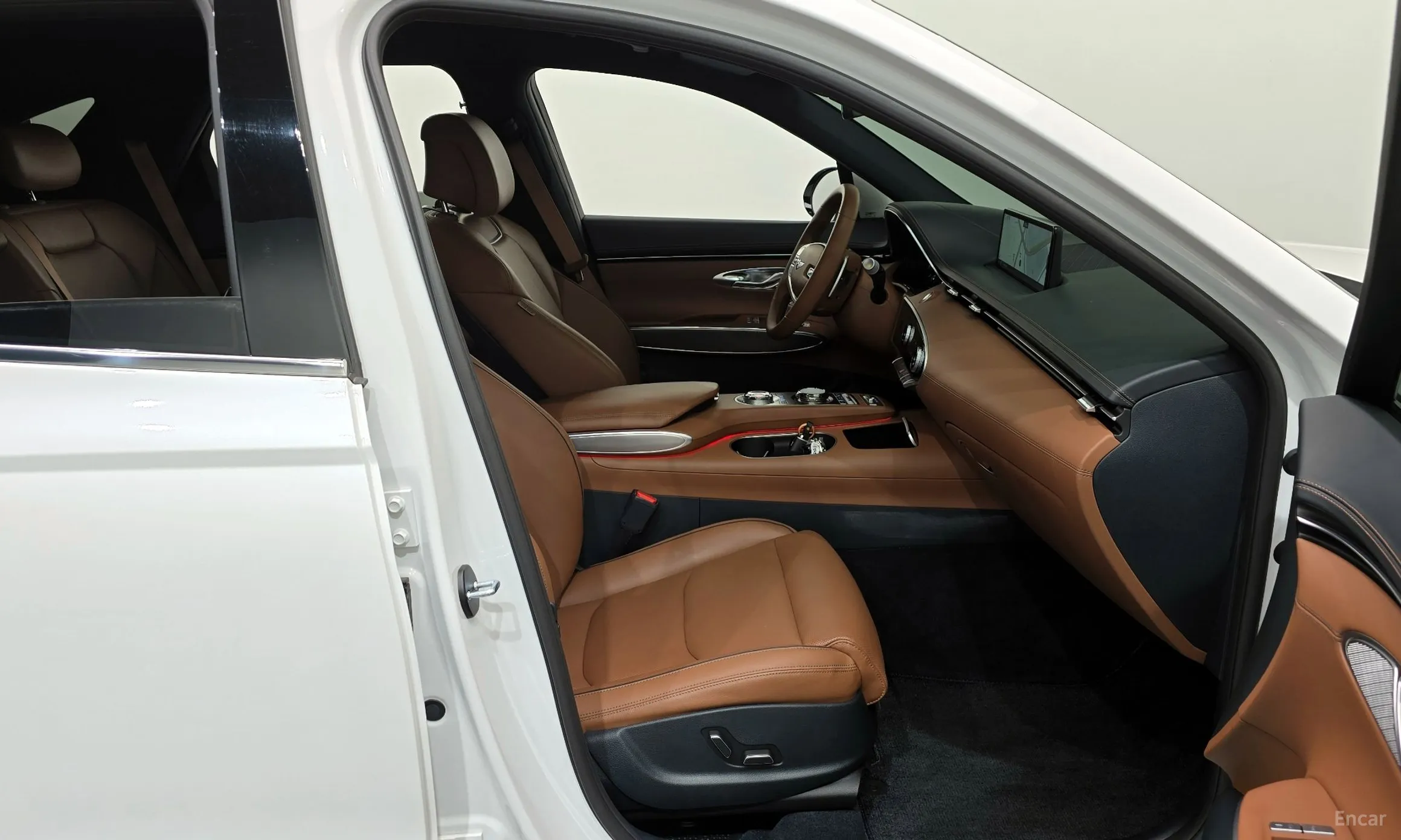 Genesis GV70 превью 11