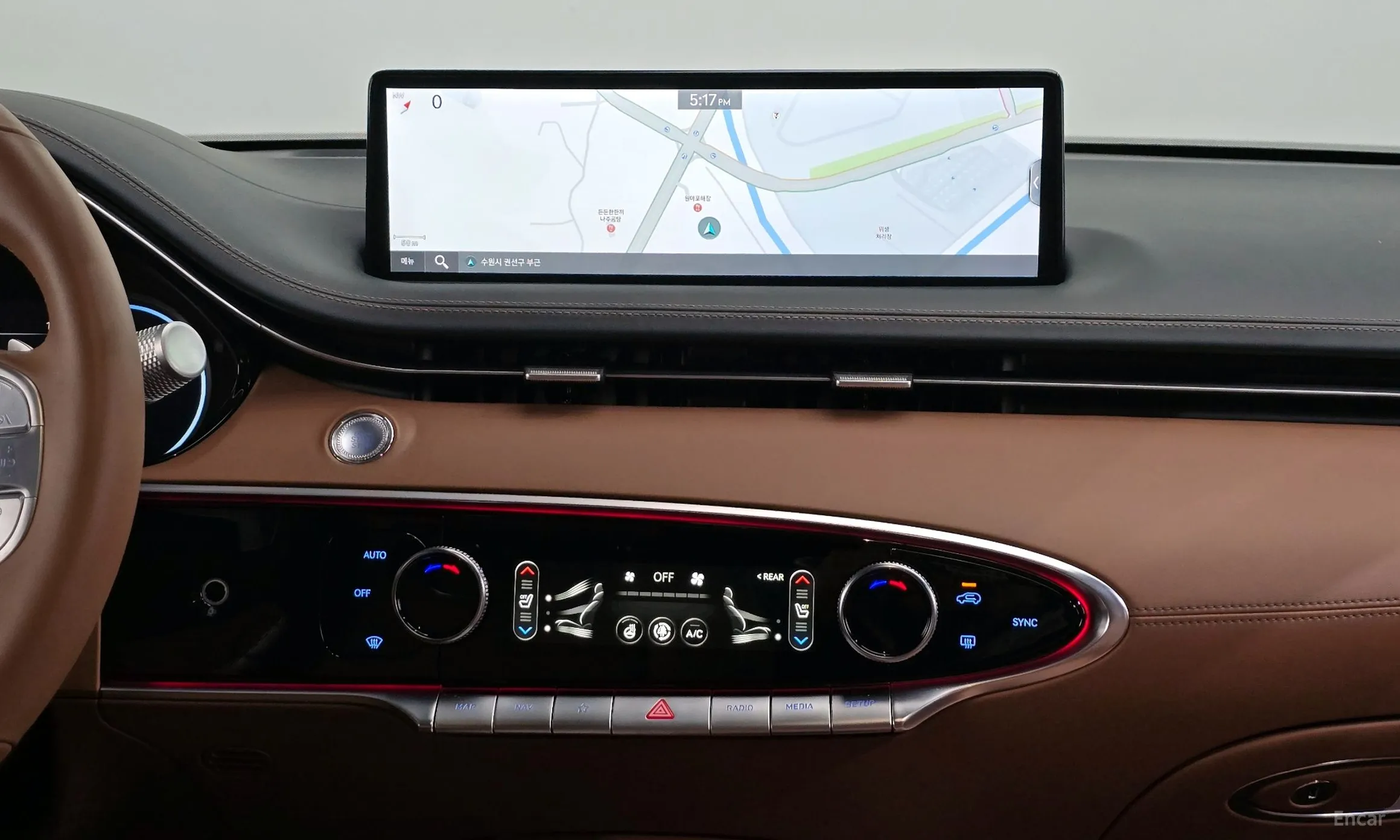Genesis GV70 превью 14