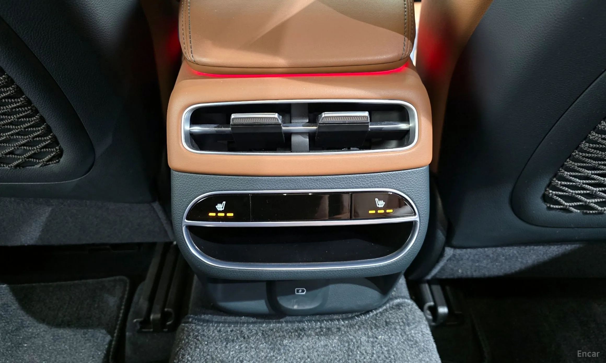 Genesis GV70 превью 19
